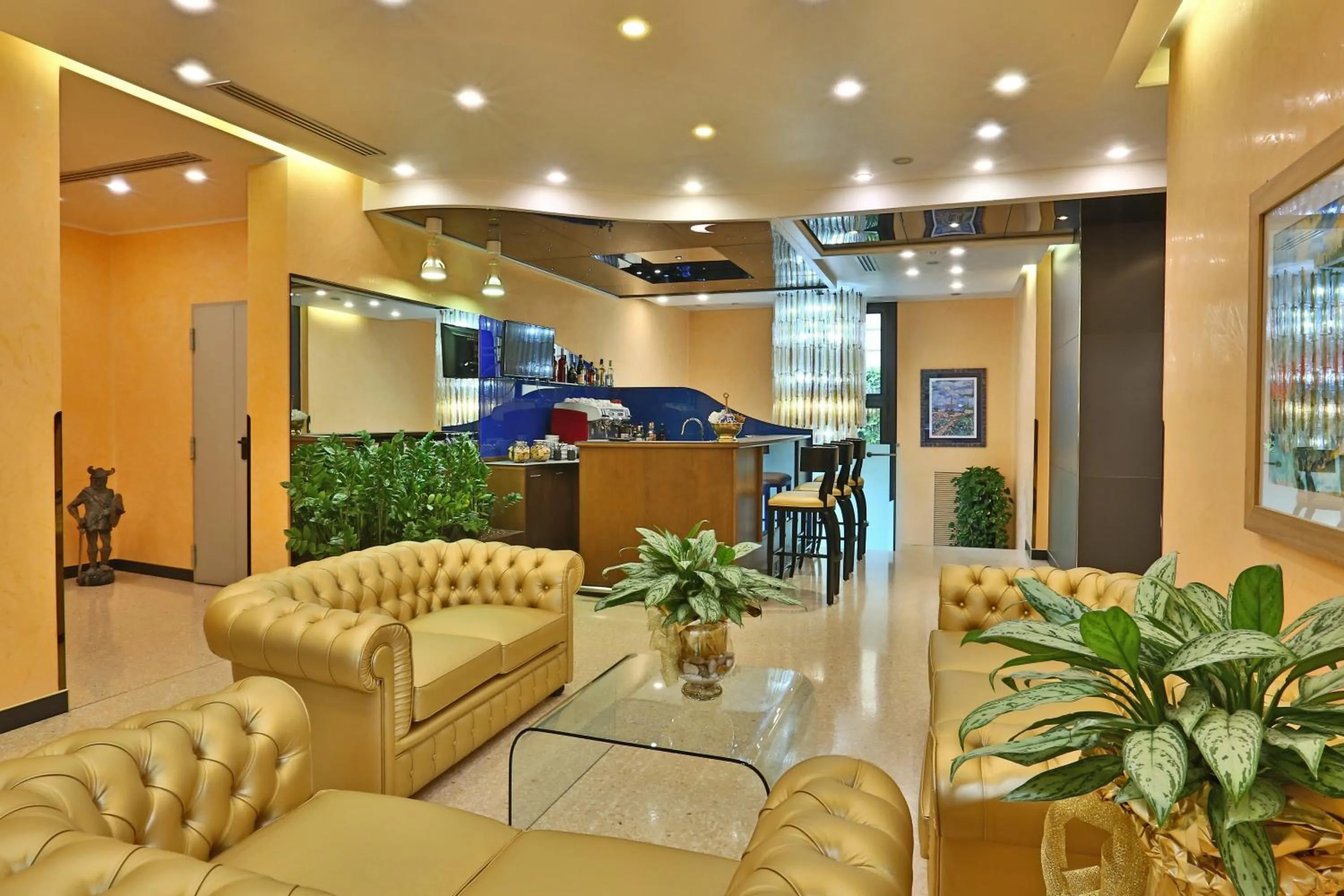 Lounge or bar in Central Park Hotel Modena