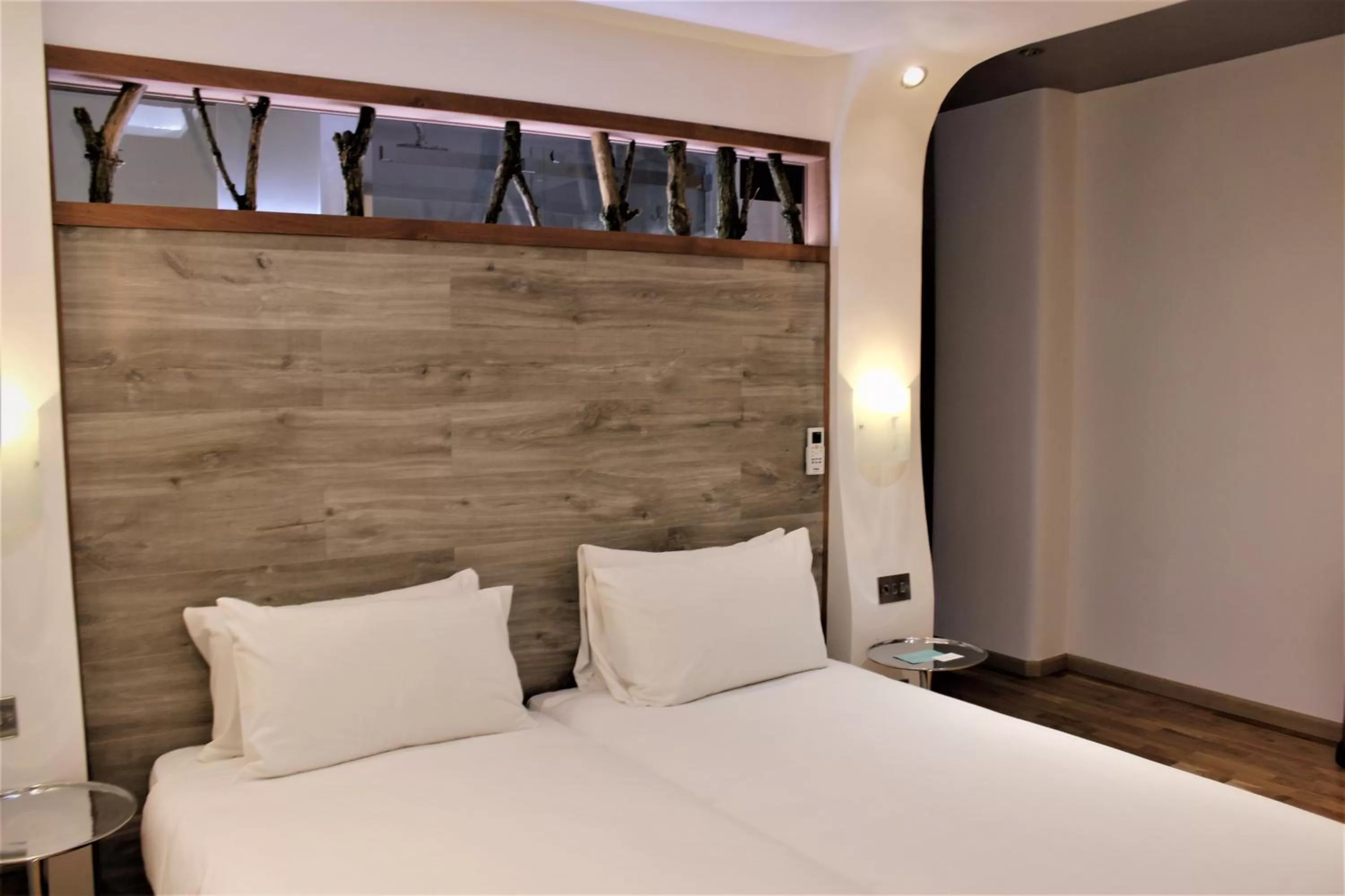 Bed in RIOSHOUSE Henley