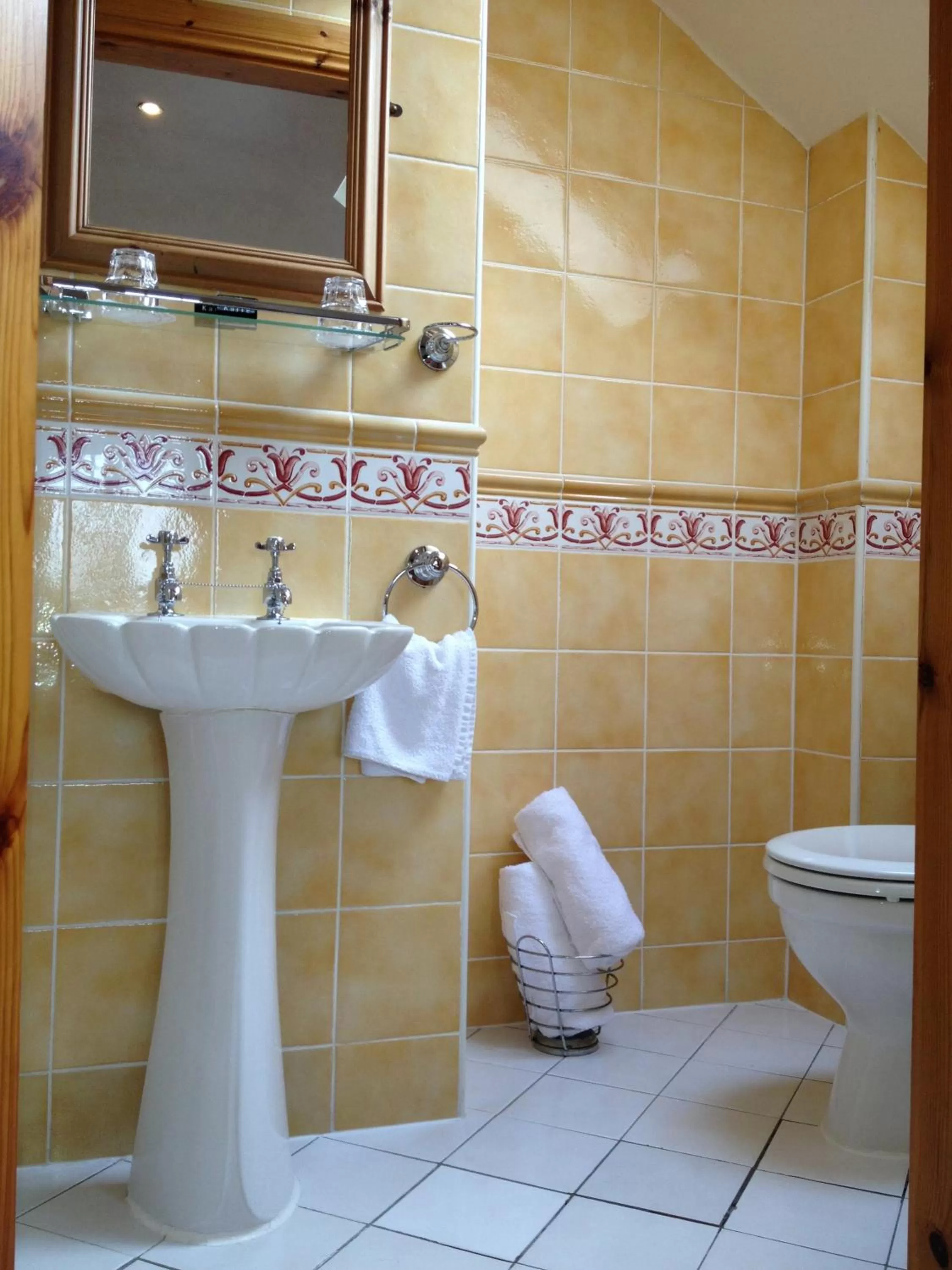 Bathroom in Copper Kettle B&B