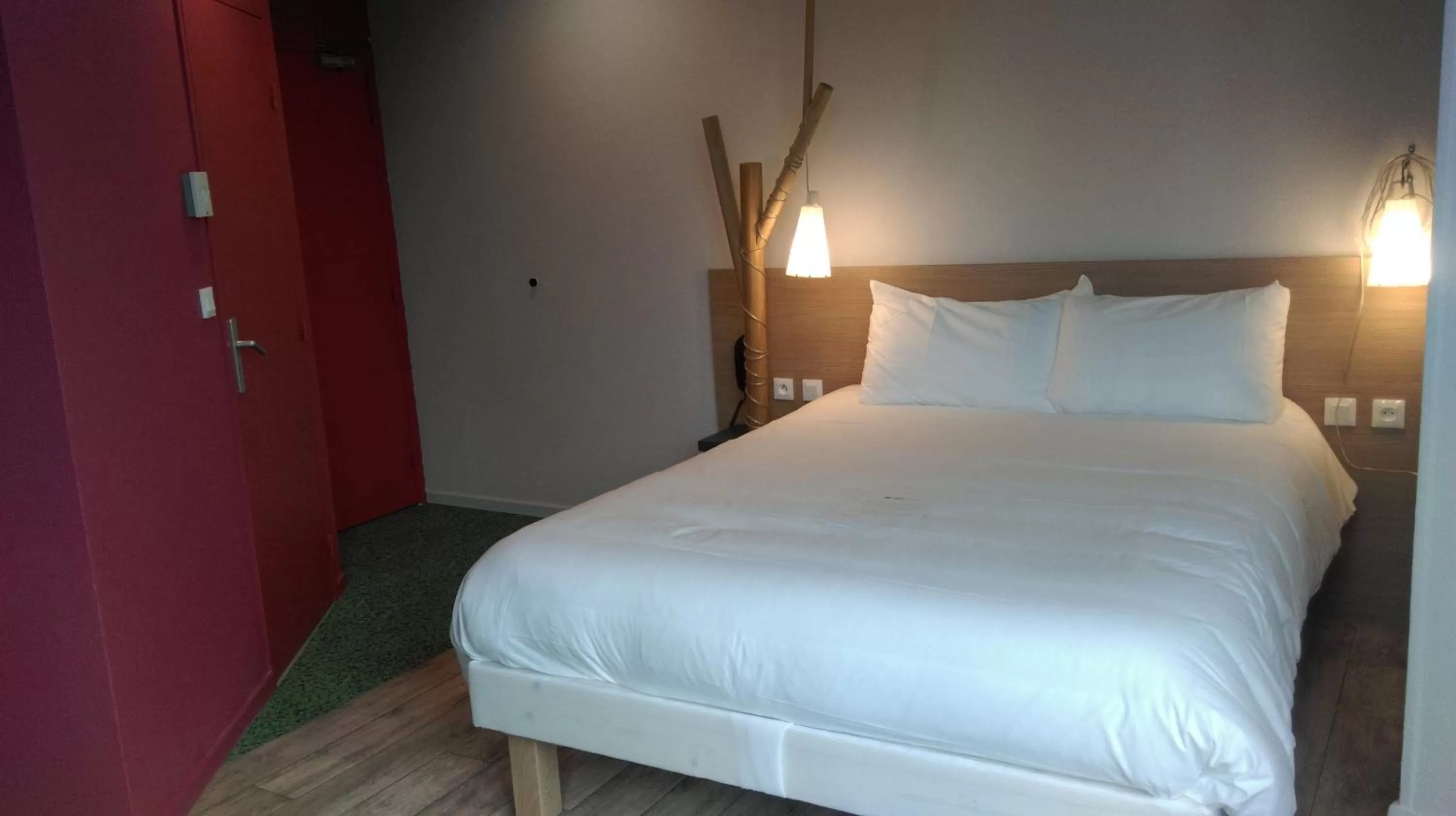 Photo of the whole room, Bed in ibis Styles Moulins Centre