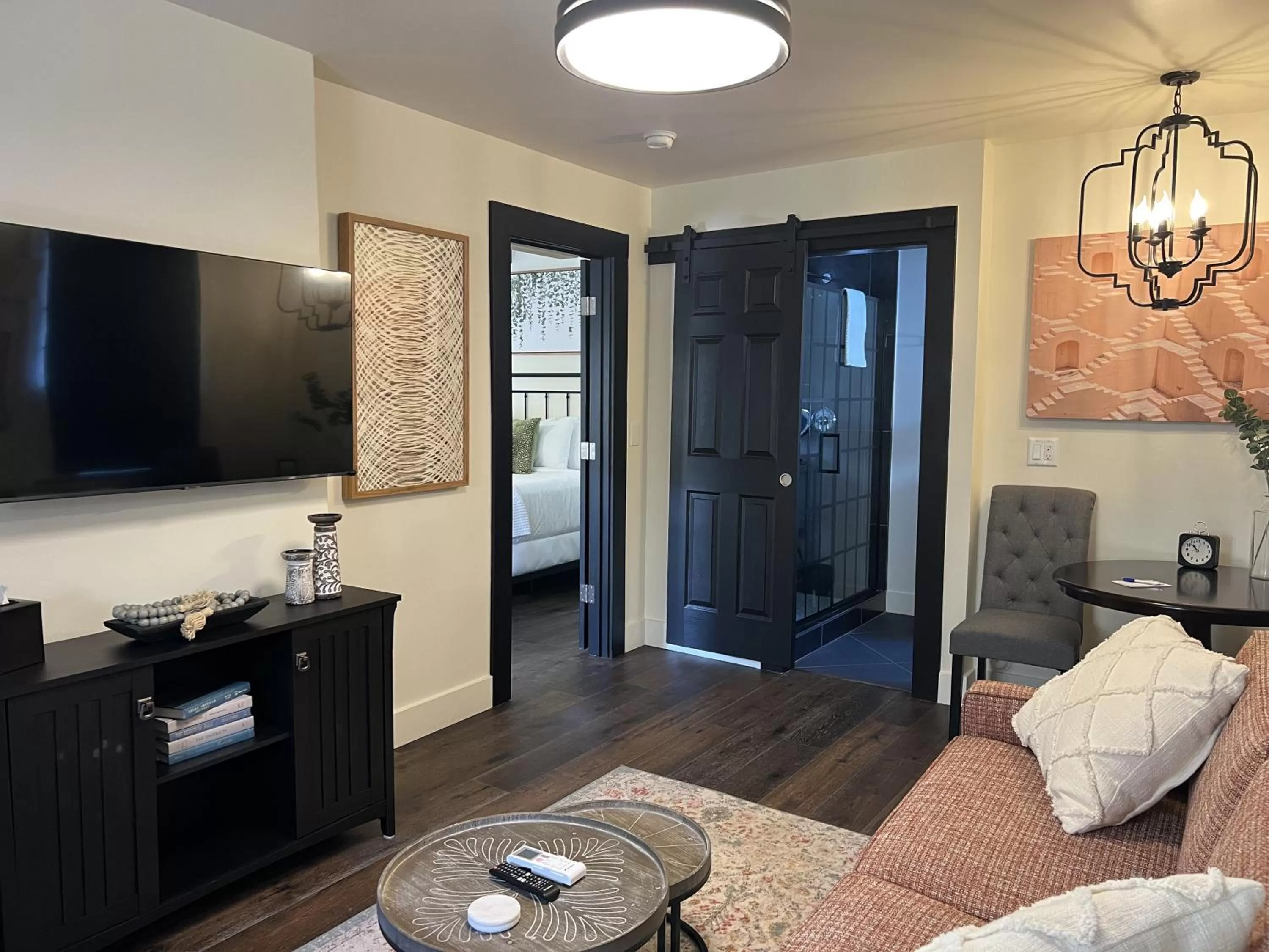 Living room in Bespoke Inn Flagstaff