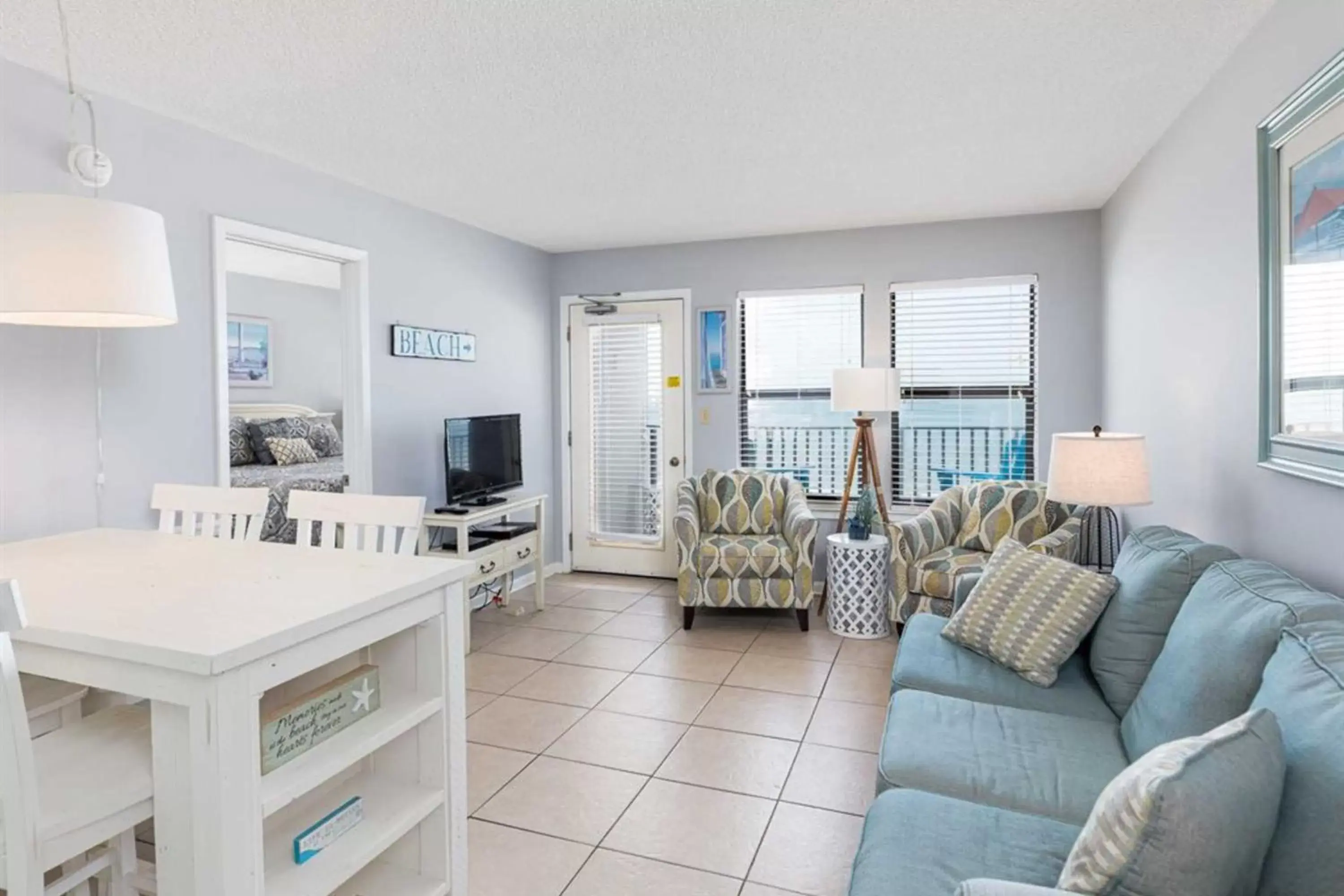 Seating Area in Island Sunrise II Seating Area in Island Sunrise II