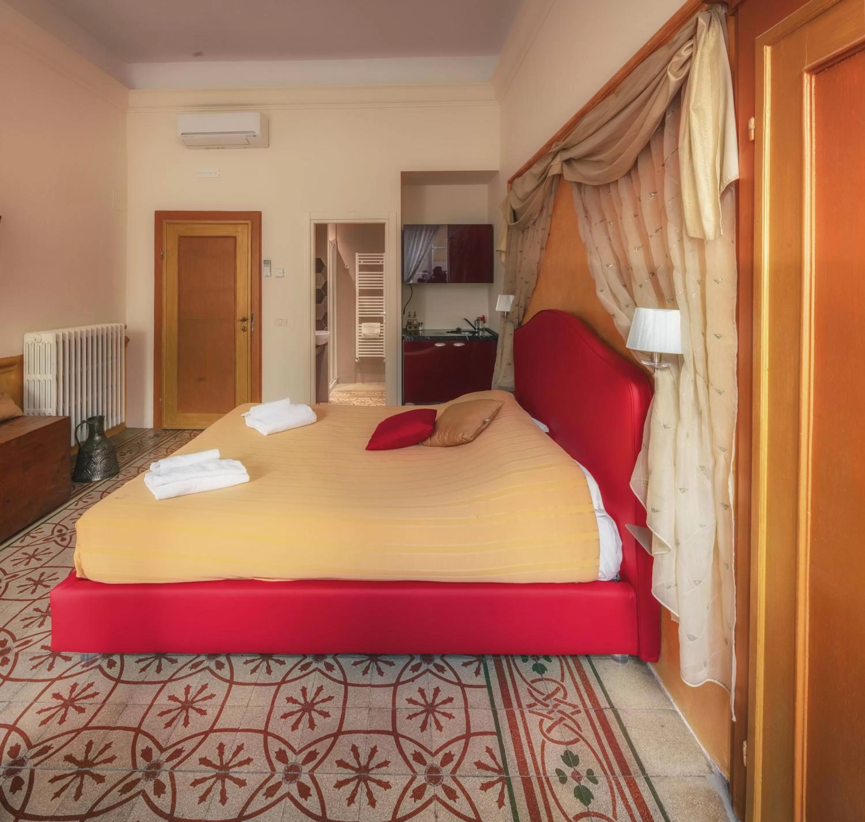 Photo of the whole room, Bed in Ghibellino B&B