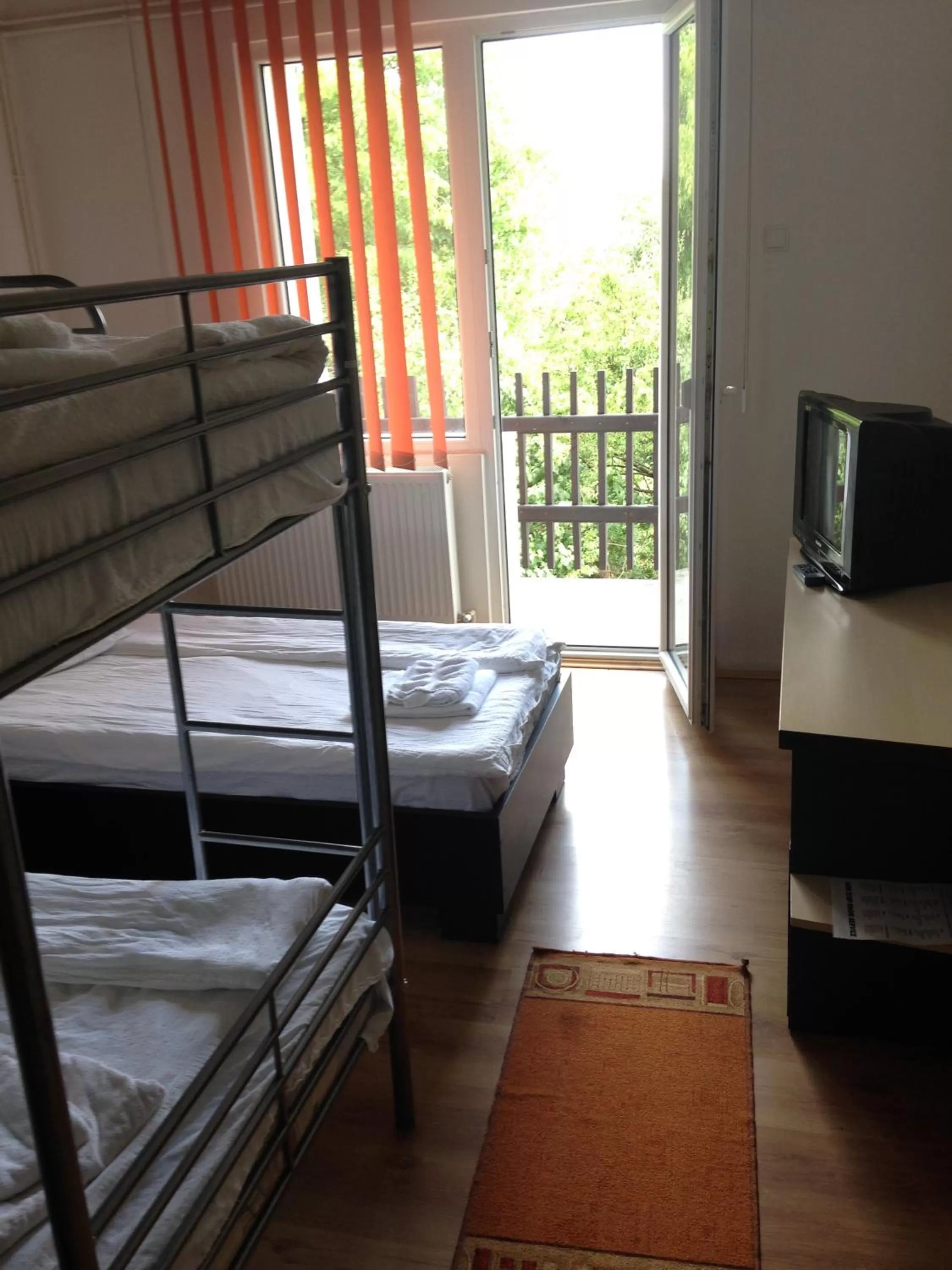 Bed, Bunk Bed in Hotel Romantik