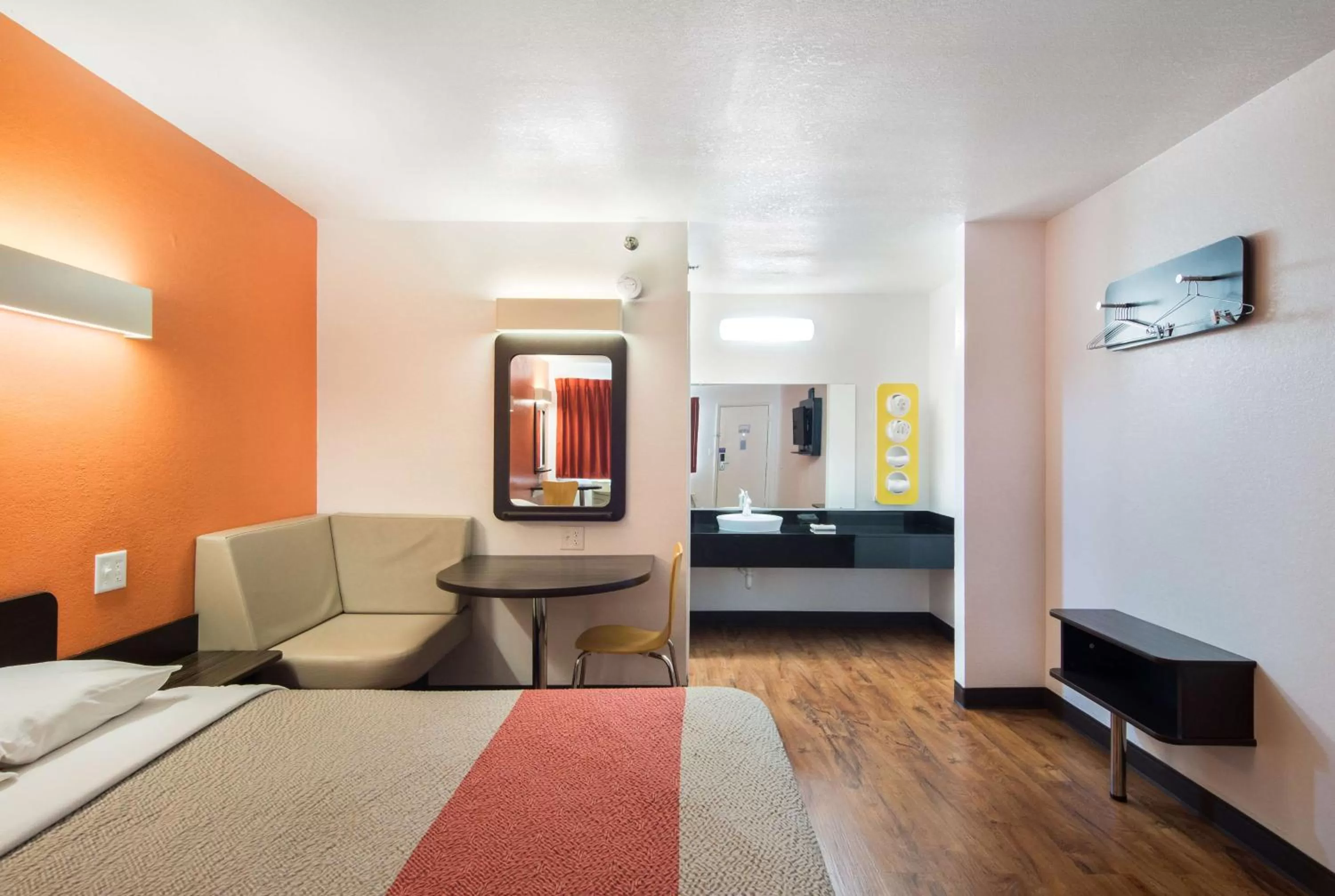 Photo of the whole room, Bed in Motel 6-Bremen, GA