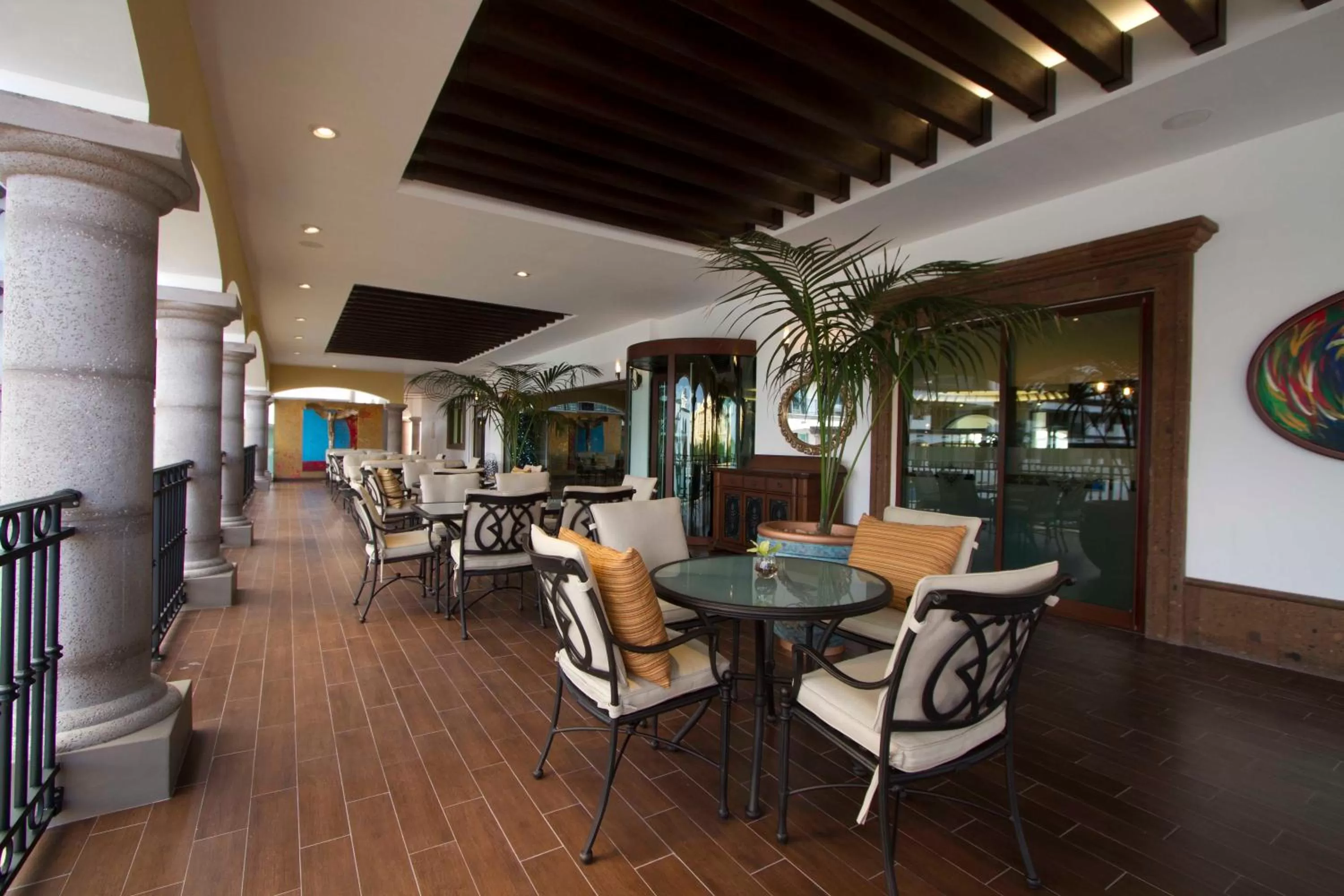 Lounge or bar in Grand Residences Riviera Cancun, All Inclusive