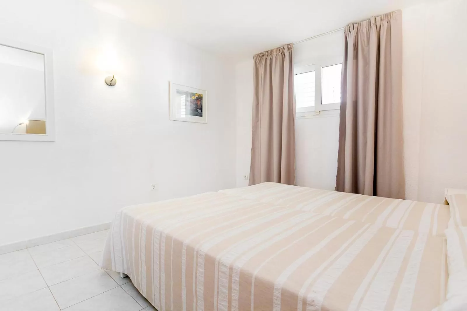 Bedroom, Bed in Aparthotel Duquesa Playa