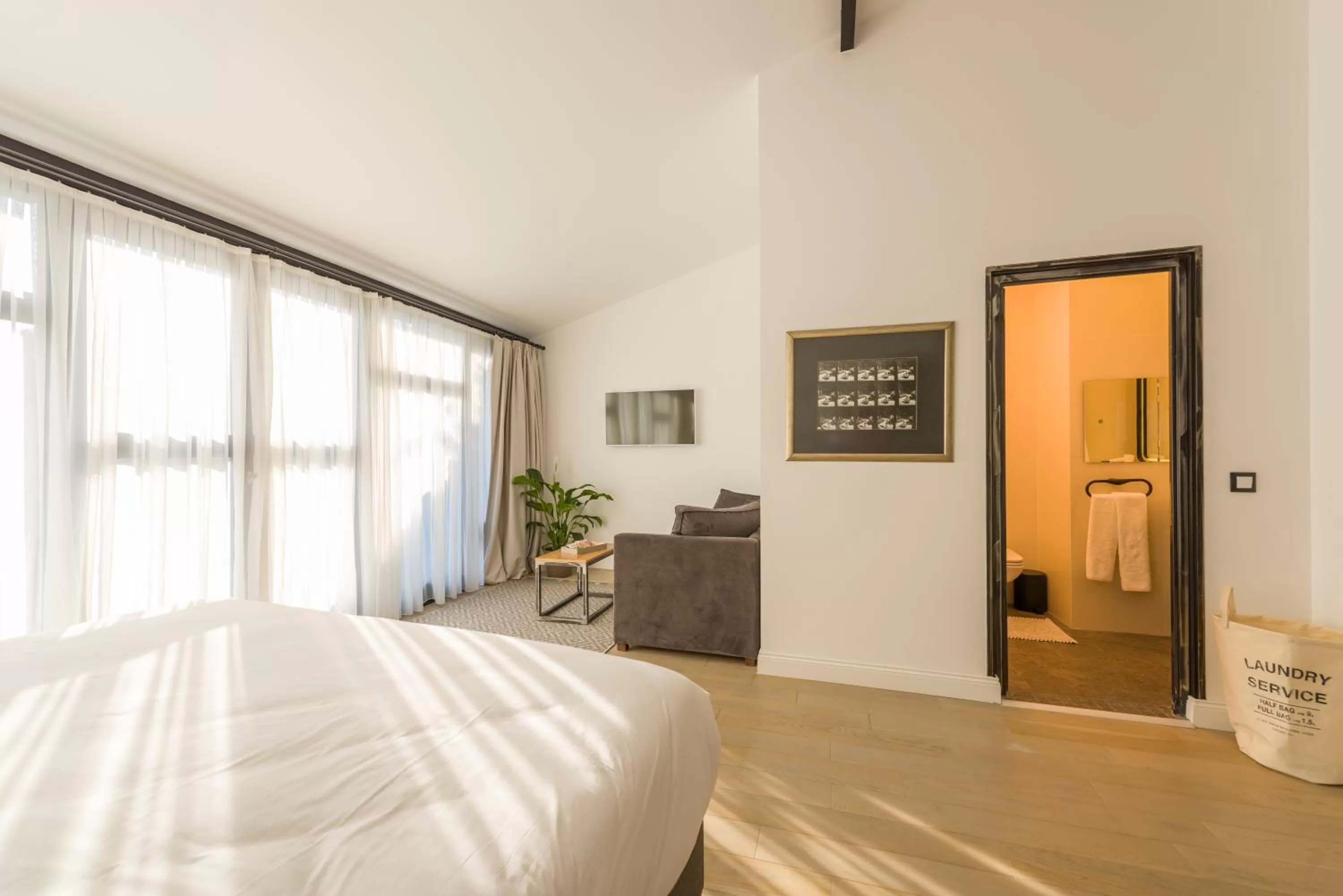 Photo of the whole room, Bed in Fitas Oda Hotel