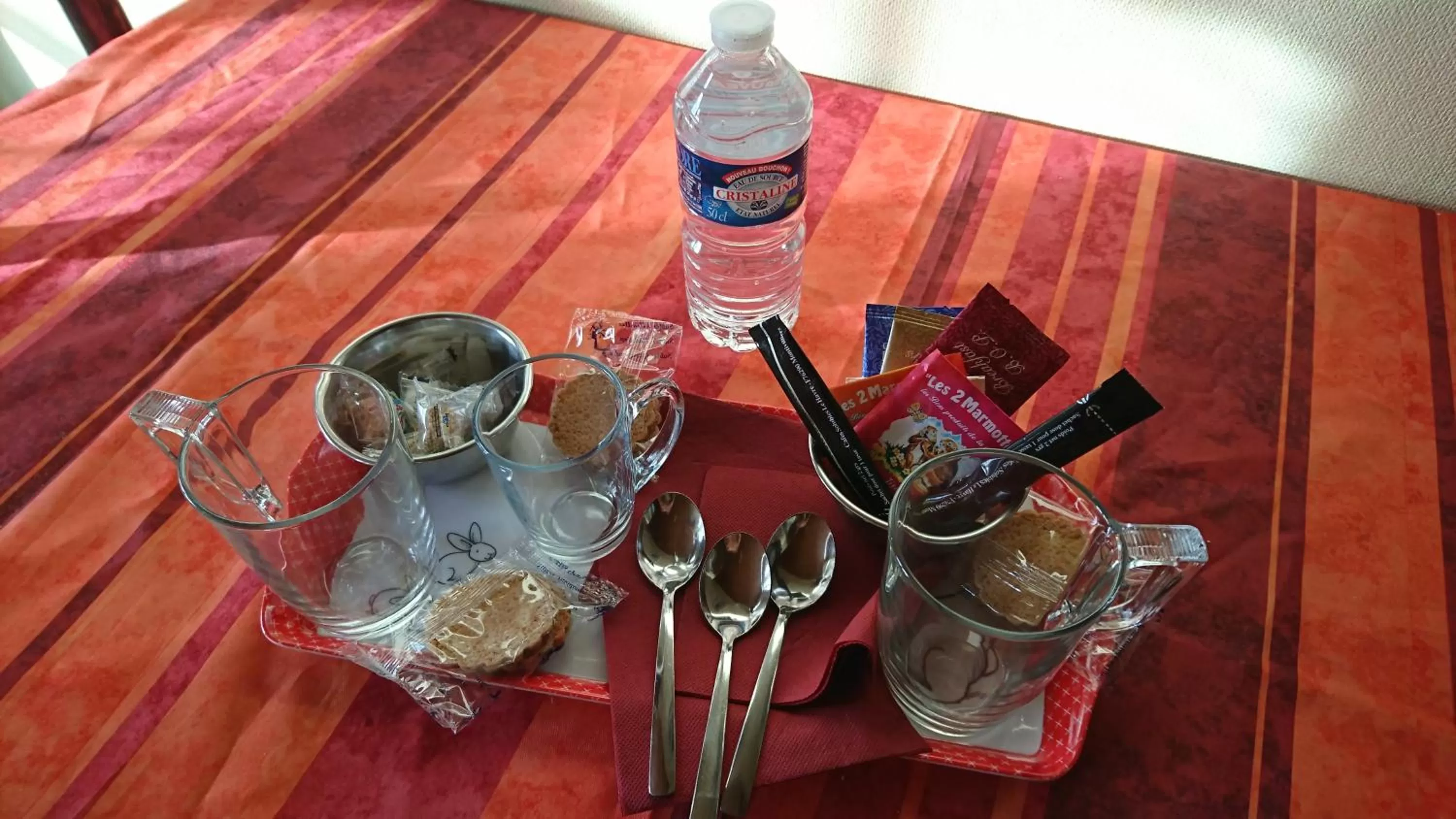 Coffee/tea facilities in JOYEUX REVEIL