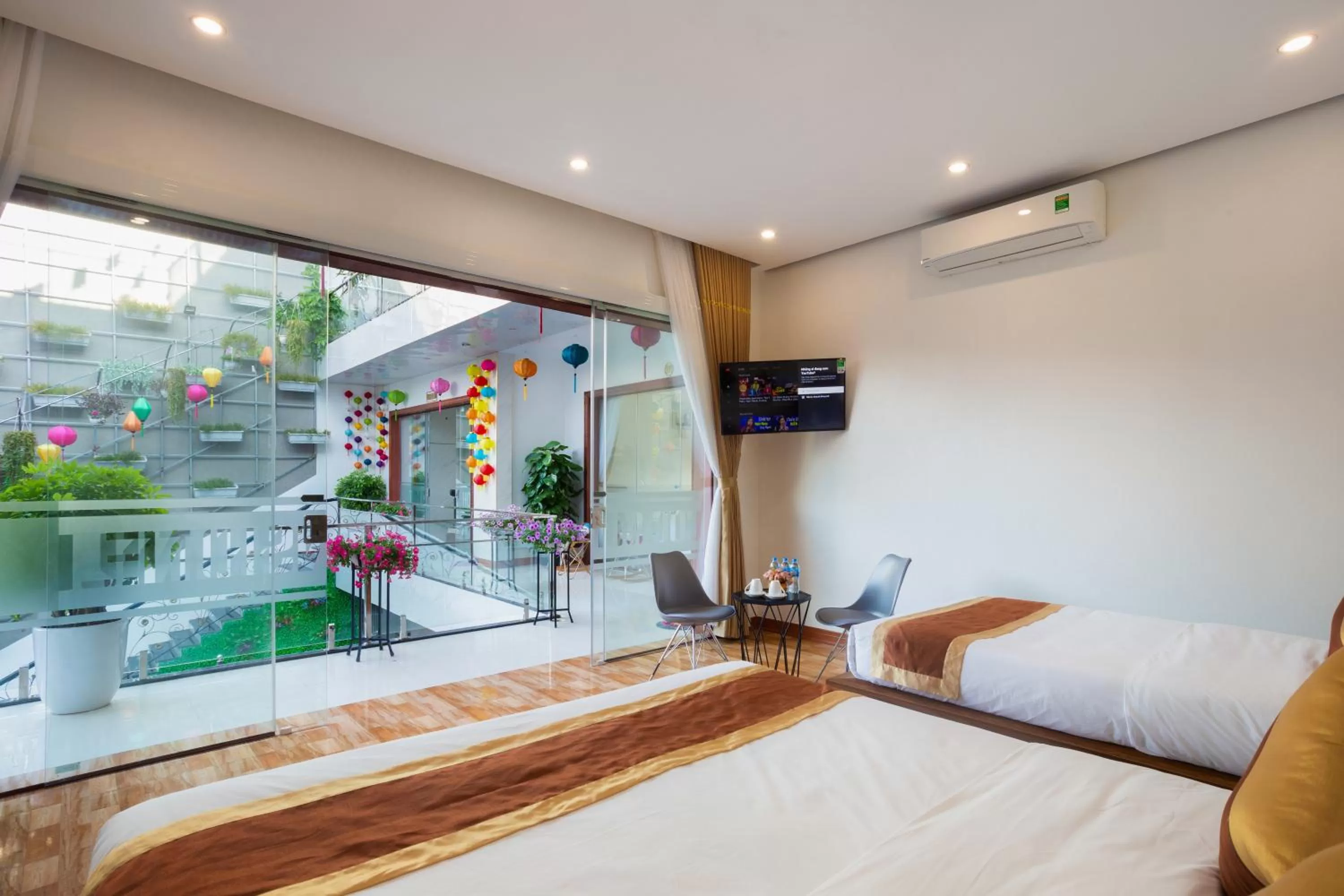 Bed in TAM COC SUNSHINE HOTEL