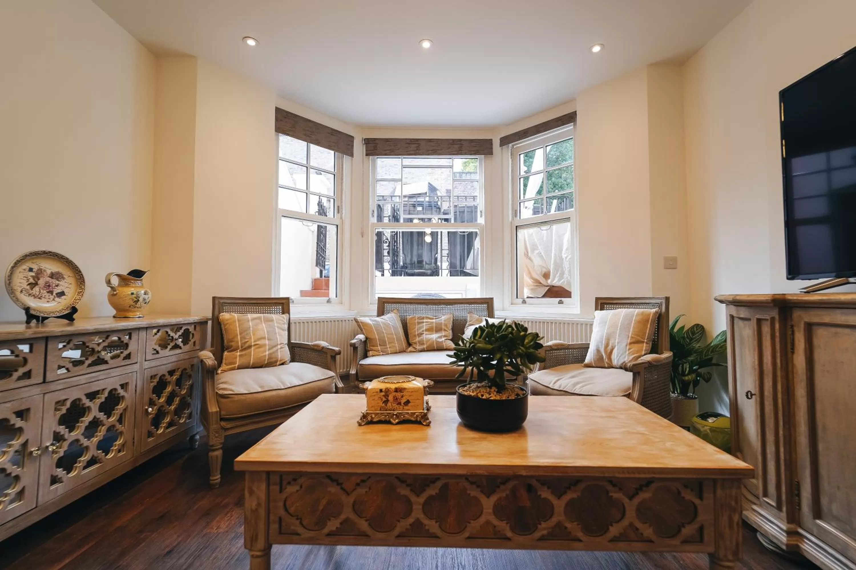 TV and multimedia, Seating Area in The Avonmore Olympia