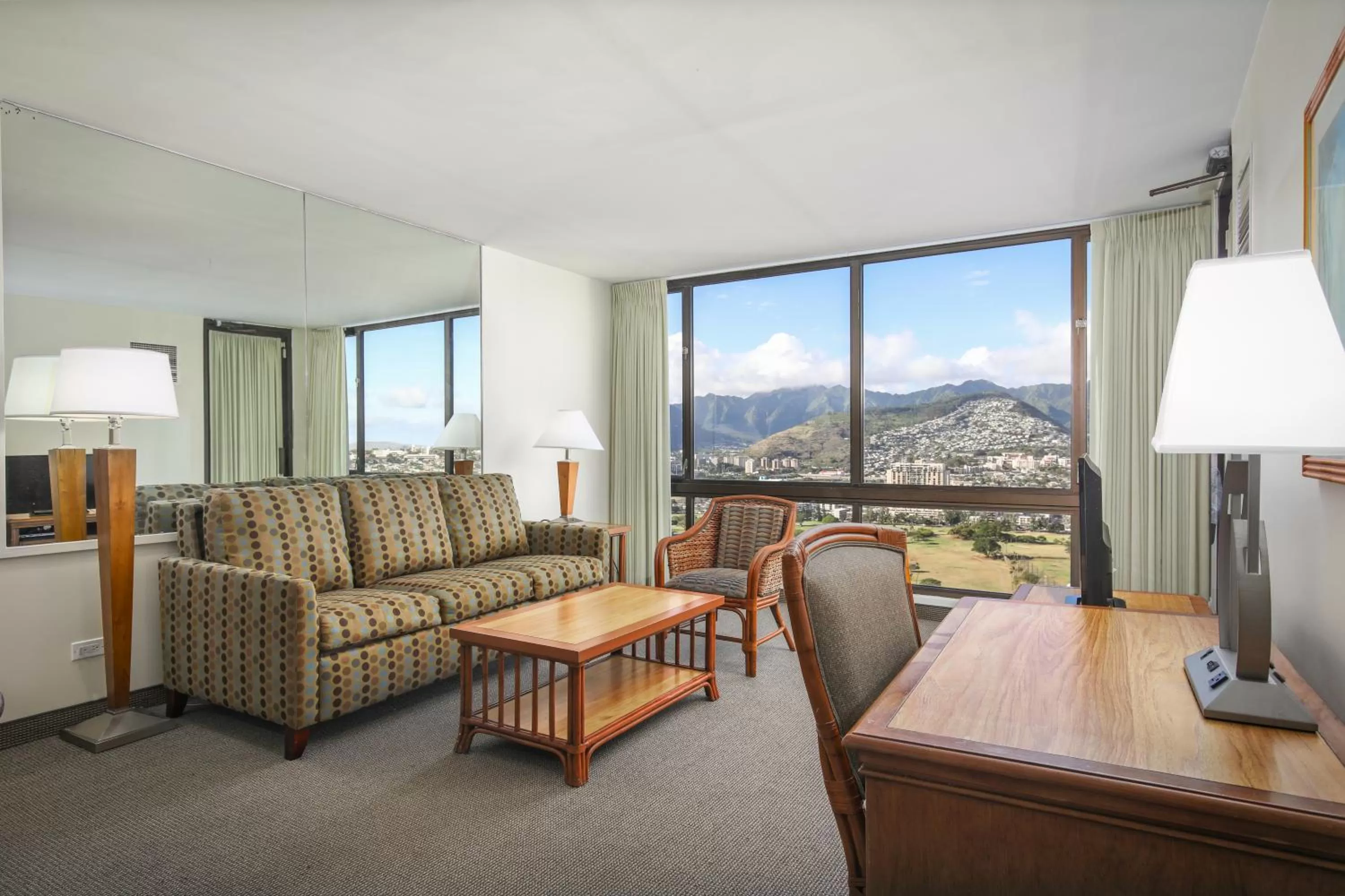 TV and multimedia in Aston Waikiki Sunset