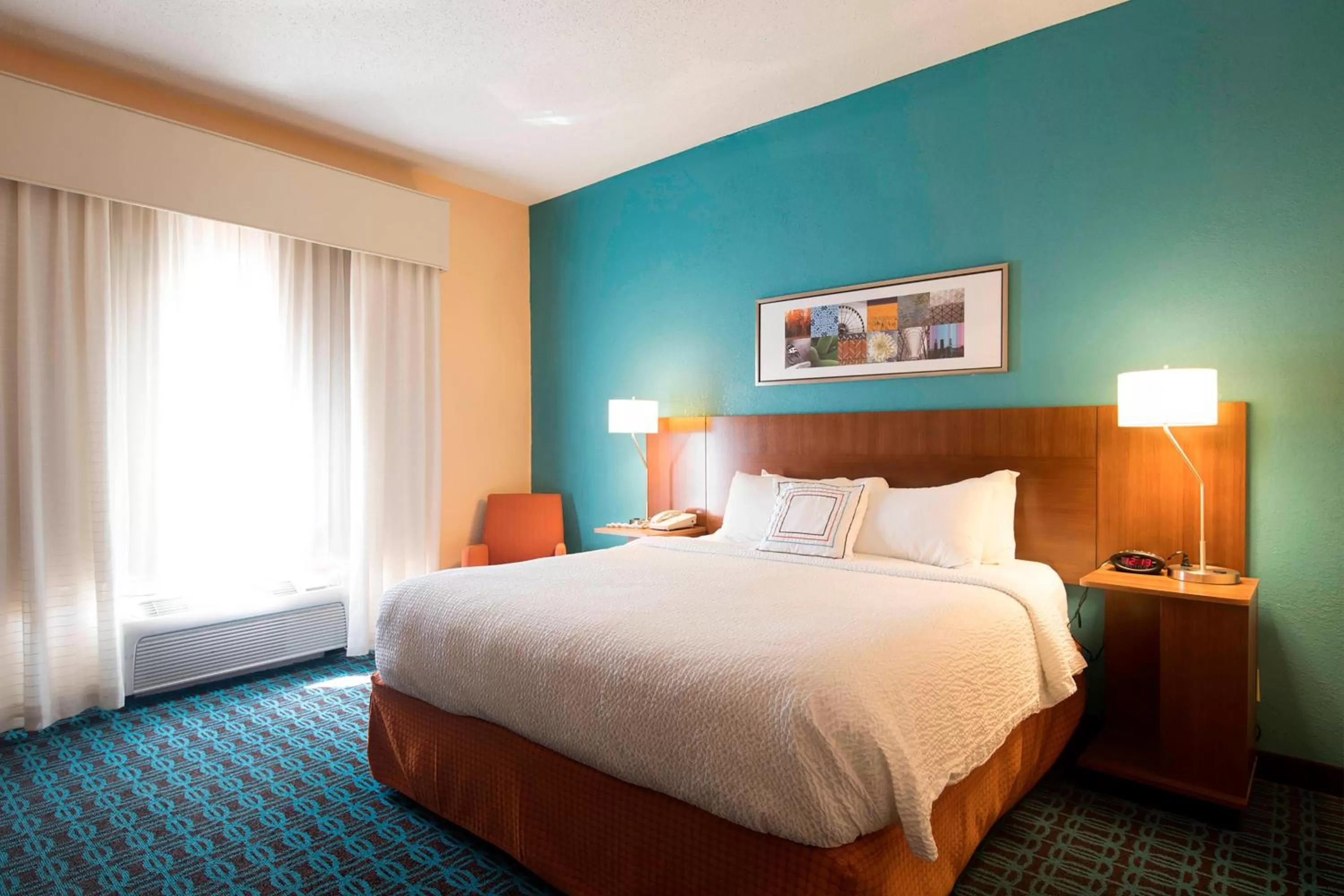 Photo of the whole room, Bed in Comfort Inn & Suites Green Bay Stadium Area