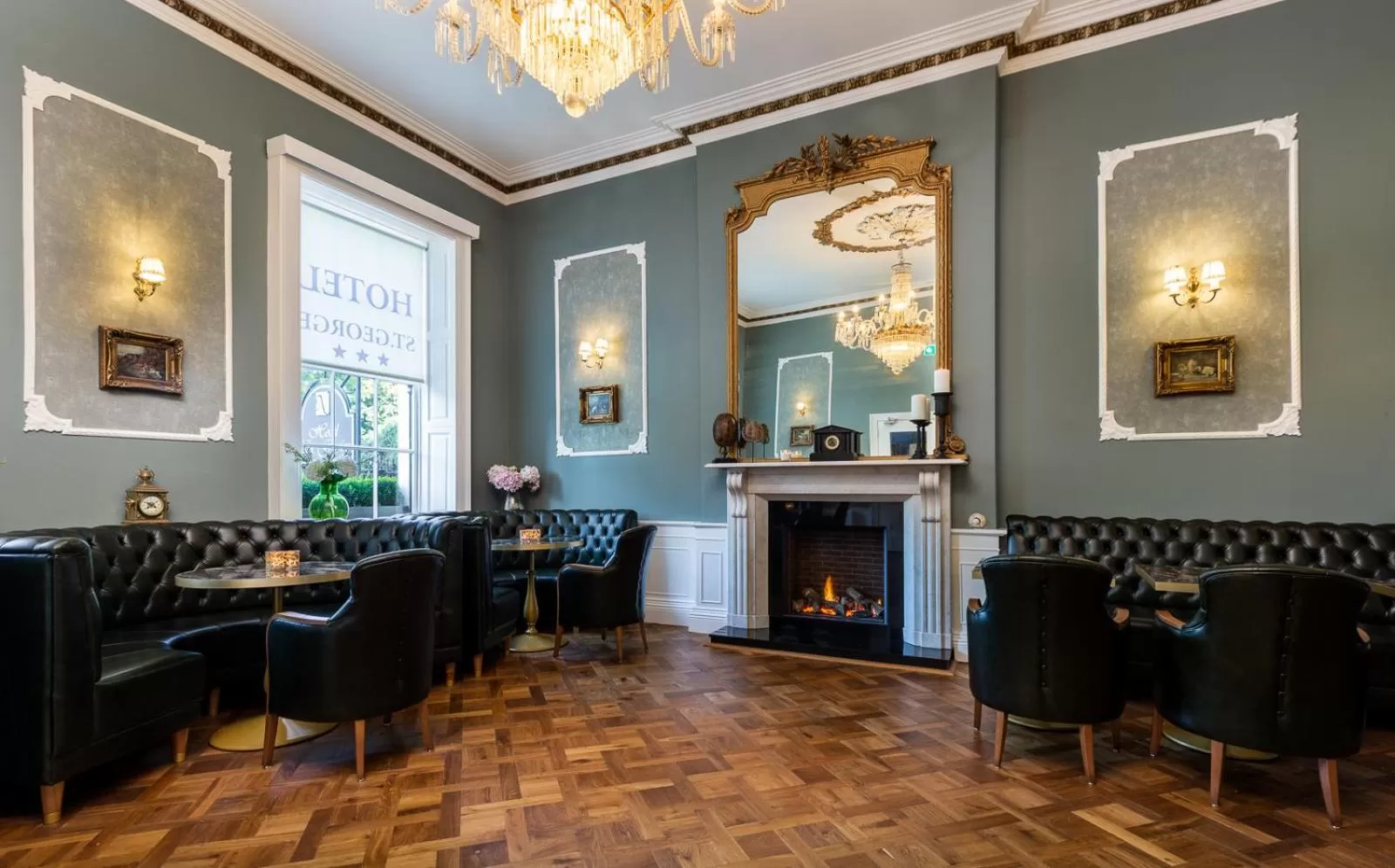 Lounge or bar in Hotel St George by Nina