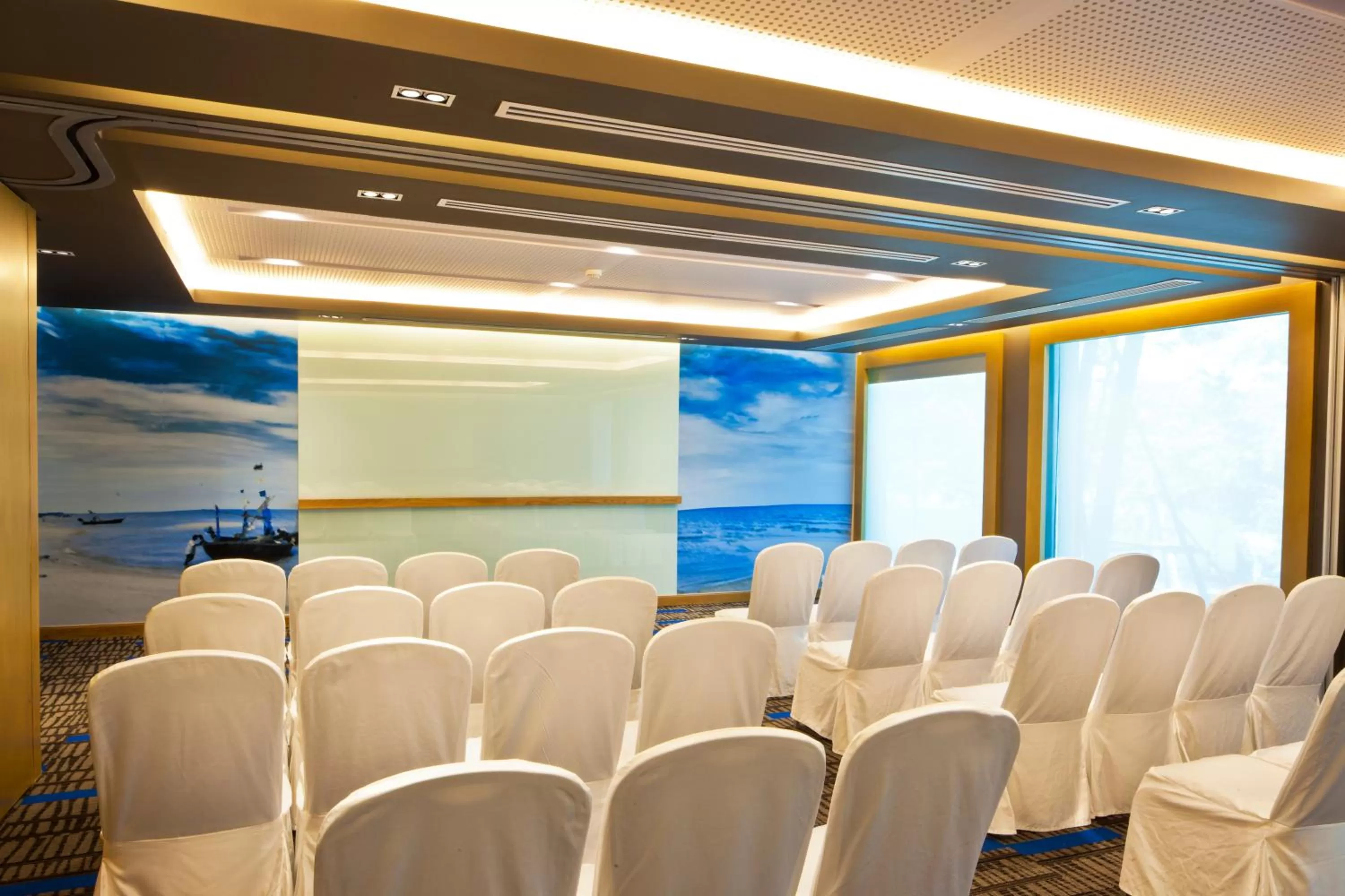 Business facilities in Amari Hua Hin