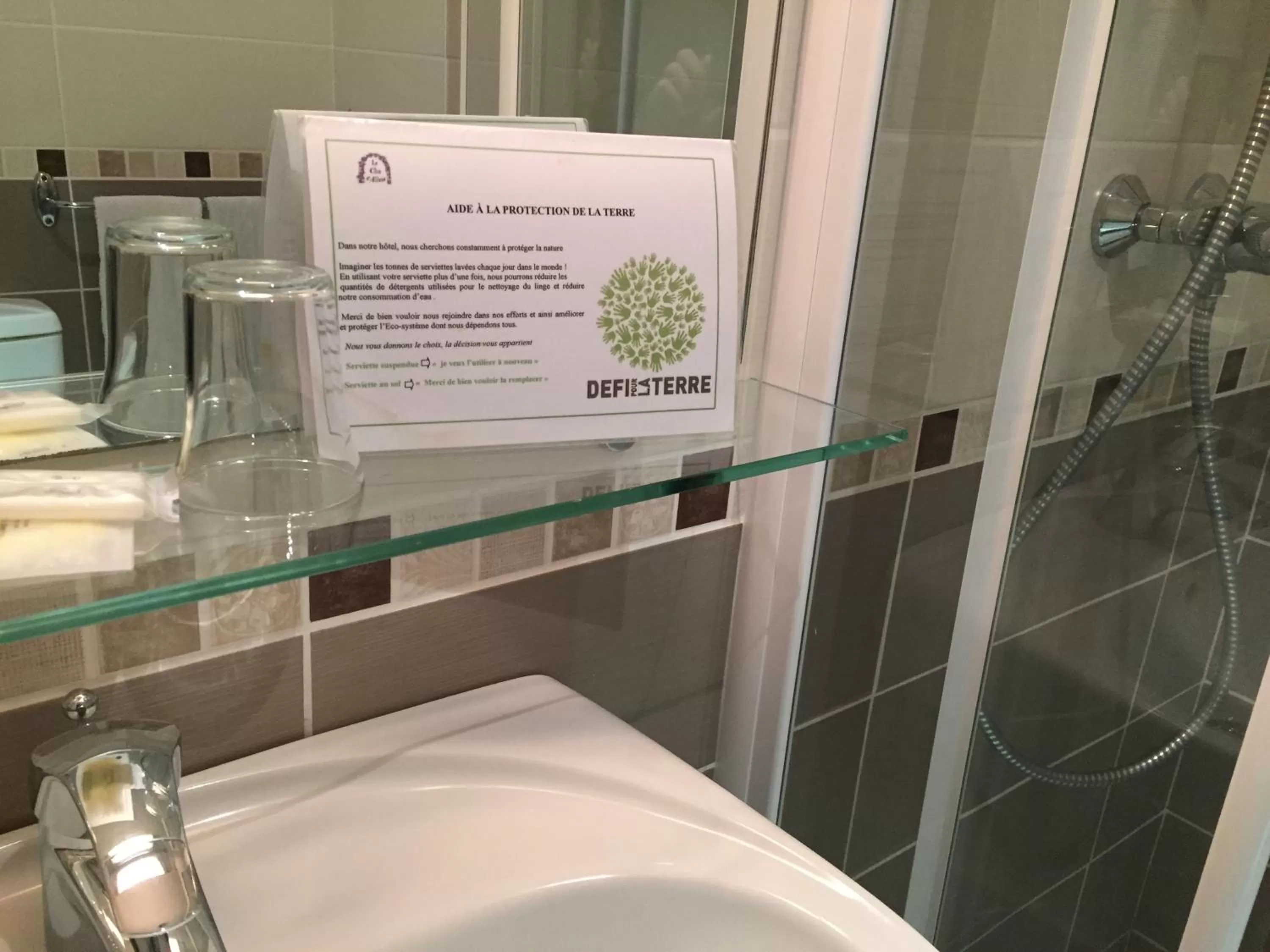 Bathroom in Hotel Le Clos d'Alésia