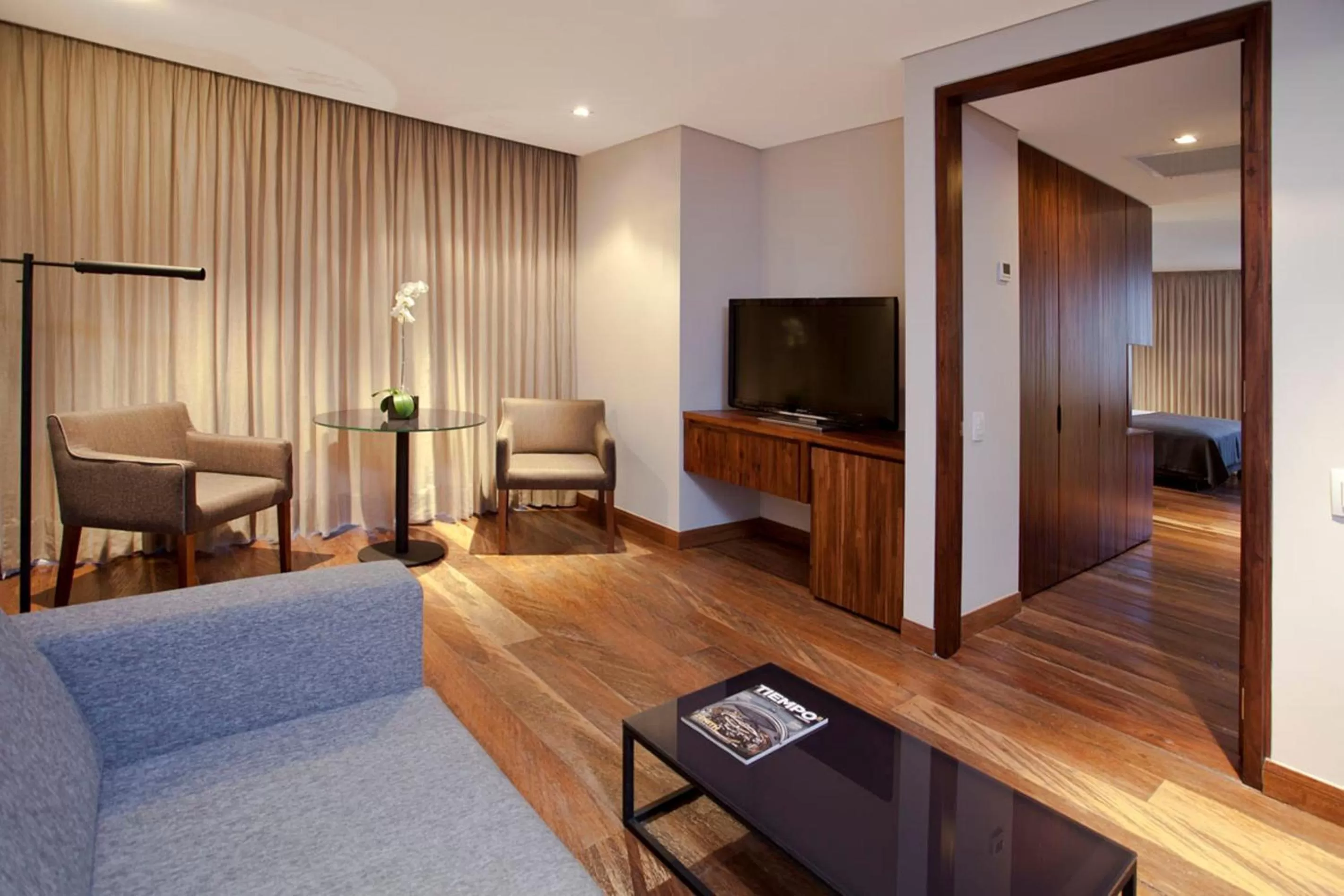 Photo of the whole room in Hotel Estelar Parque de la 93