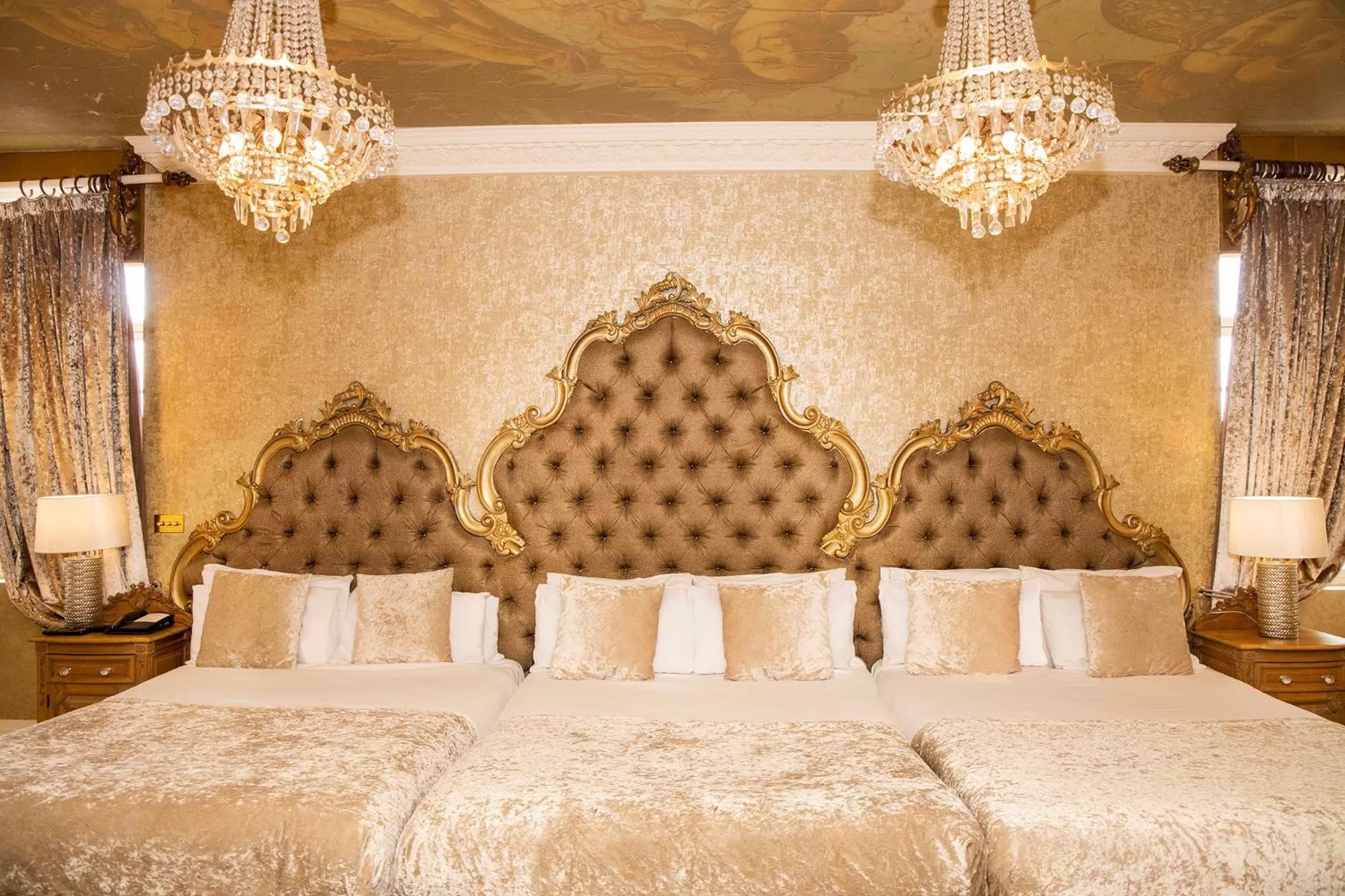 Presidential Suite with Bath in 30 James Street