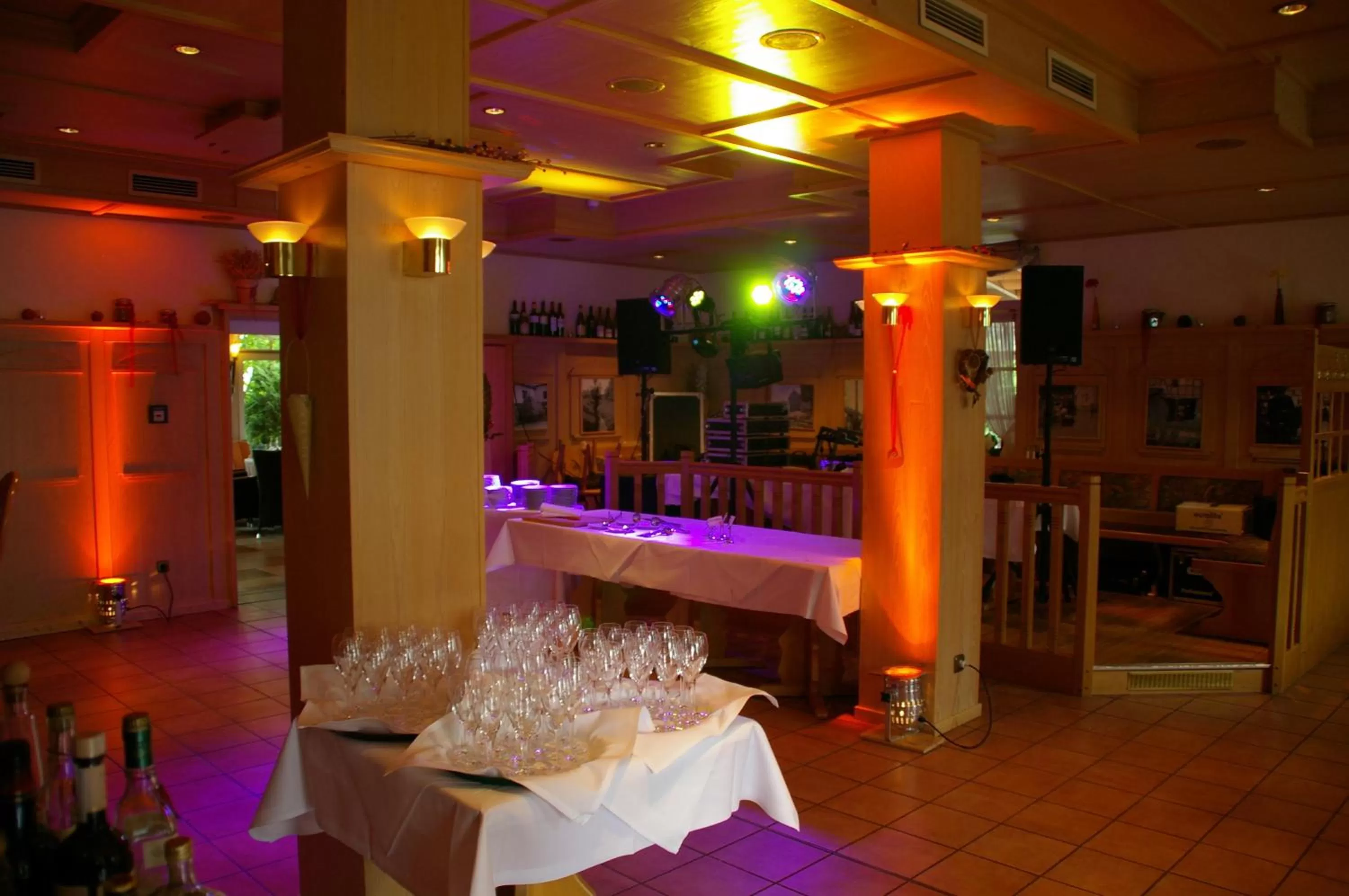 Lounge or bar, Restaurant/Places to Eat in Hotel Mühlenhof Lollar