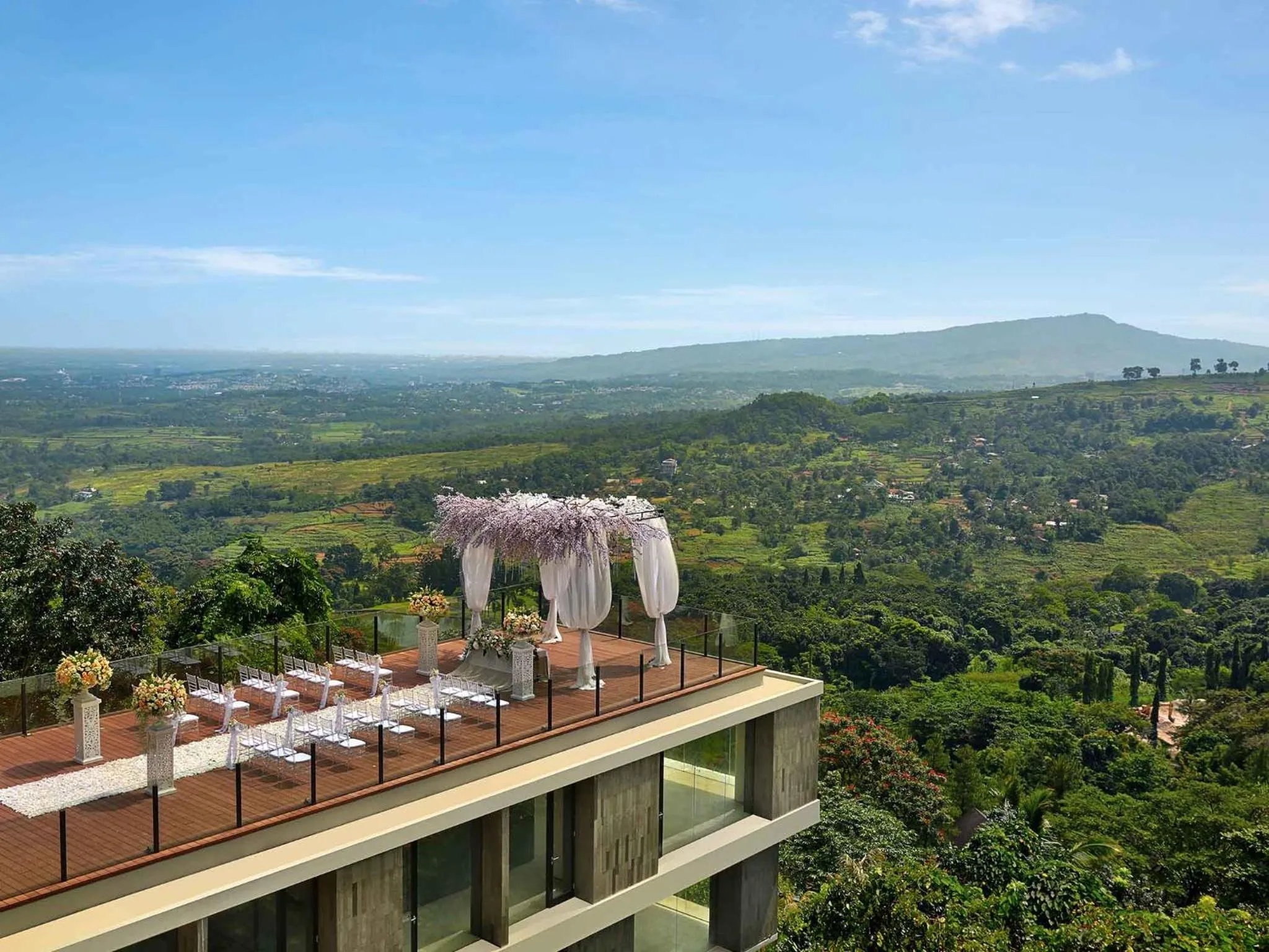 Area and facilities in Royal Tulip Gunung Geulis Resort and Golf