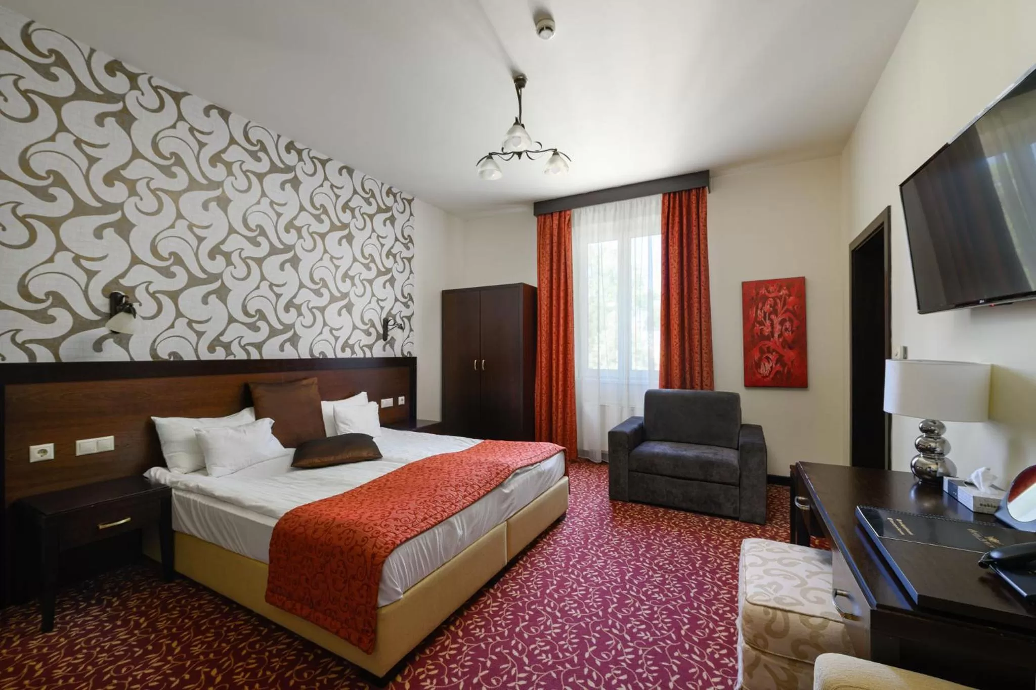 Photo of the whole room, Bed in Hotel Aurum