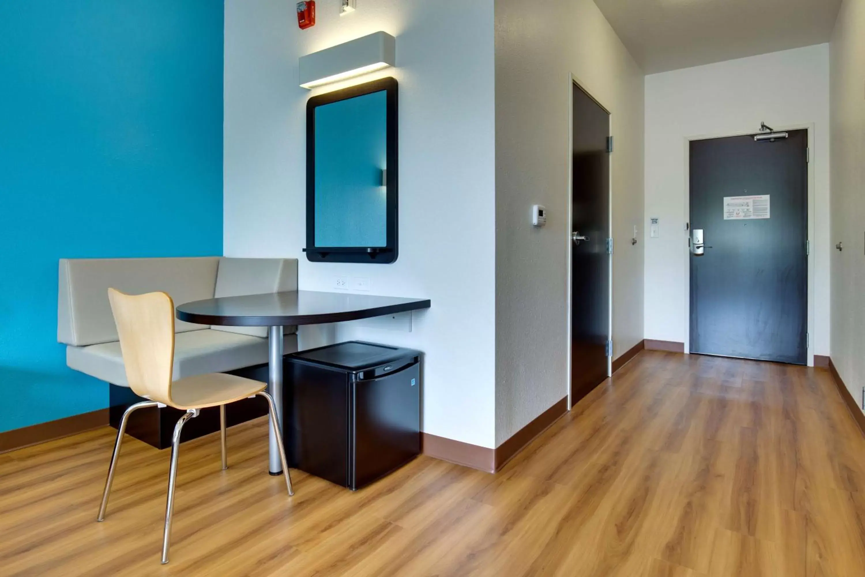 Deluxe Queen Room - Non-Smoking in Motel 6 Poplar Bluff, MO Deluxe Queen Room - Non-Smoking in Motel 6 Poplar Bluff, MO