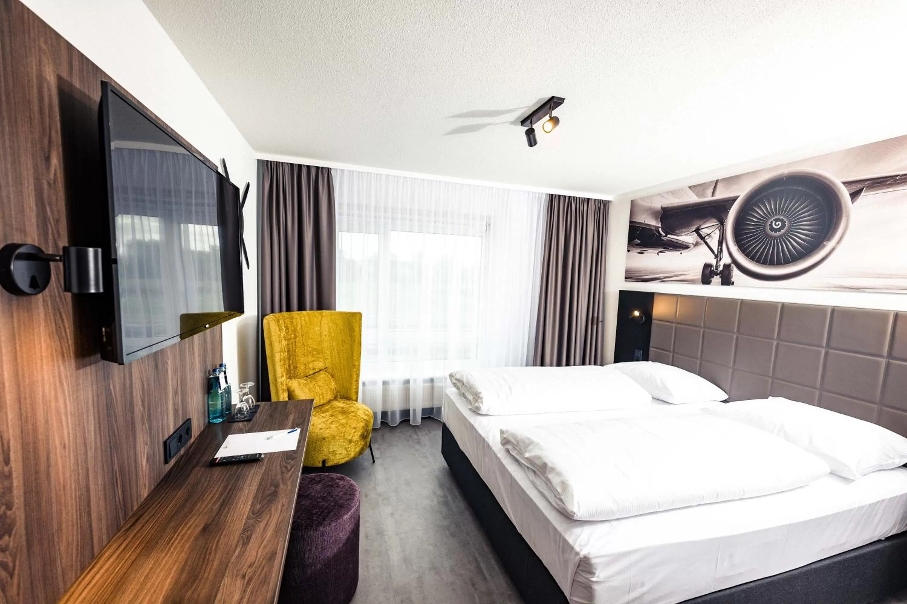 Double Room with Street View in Concorde Hotel am Flugplatz