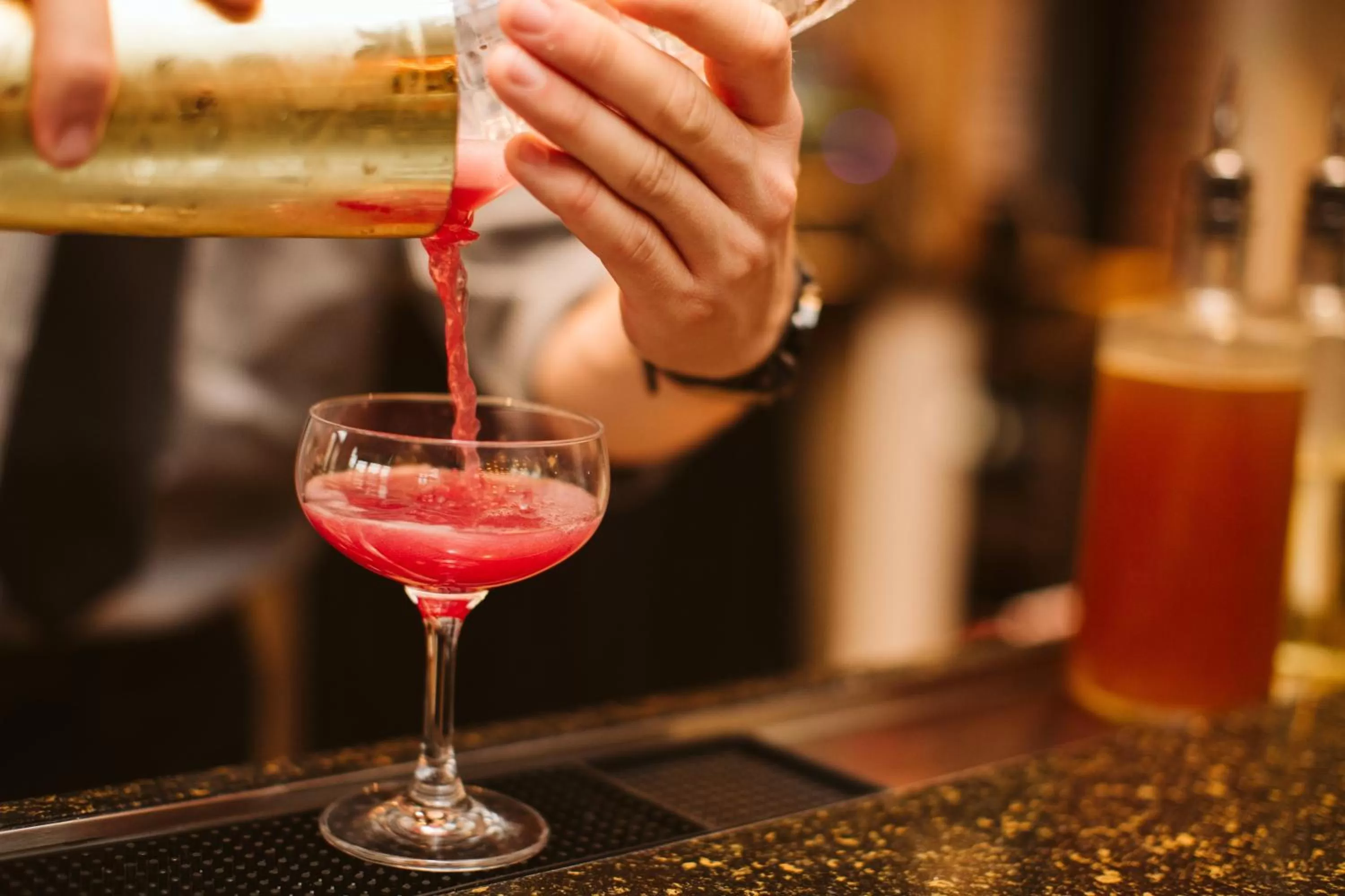 Lounge or bar in Hotel Indigo Hattiesburg by IHG