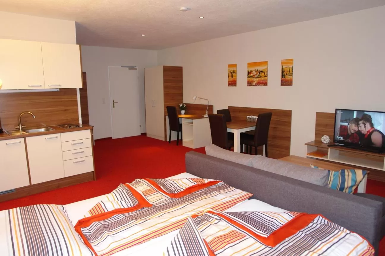 Property building, Bed in Hotel Garni Daniela Urich