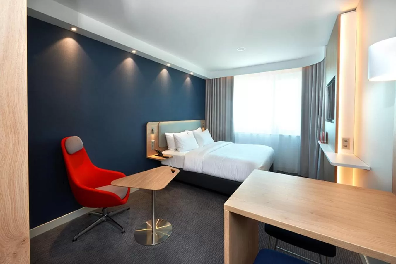 Photo of the whole room, Bed in Holiday Inn Express & Suites - Basel - Allschwil by IHG