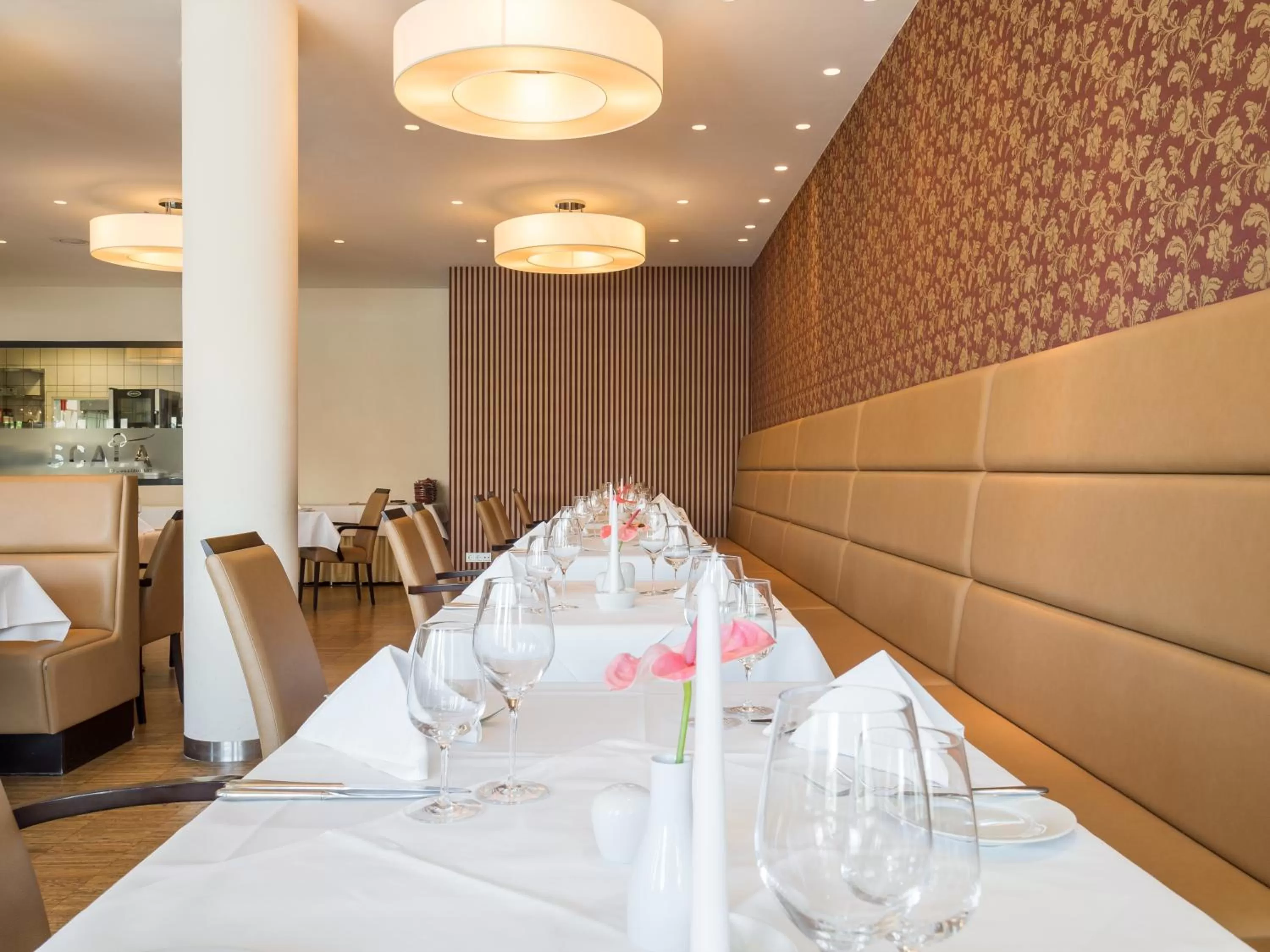 Restaurant/places to eat in Hotel an der Oper