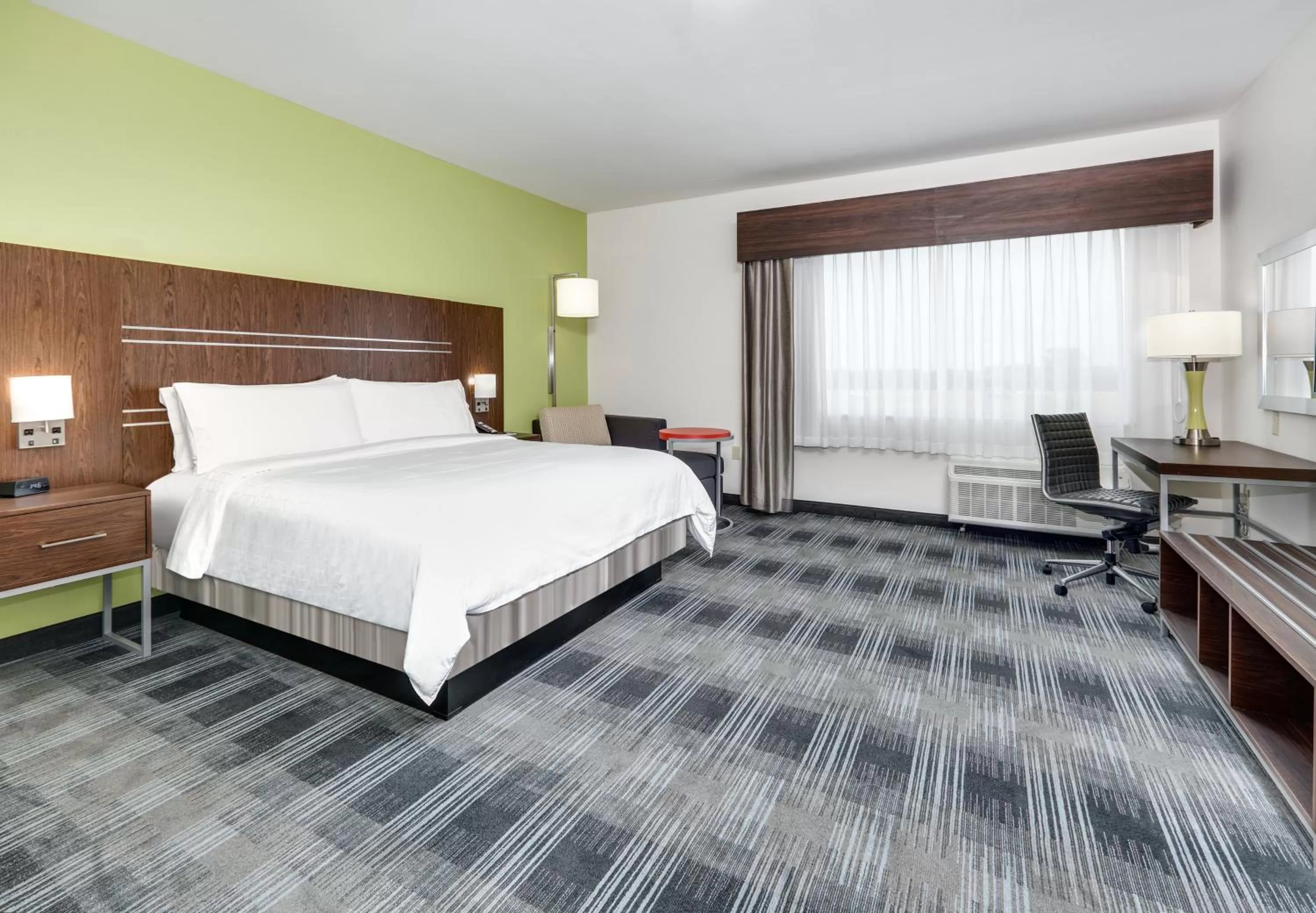 Photo of the whole room, Bed in Holiday Inn Express & Suites Dallas NW - Farmers Branch by IHG