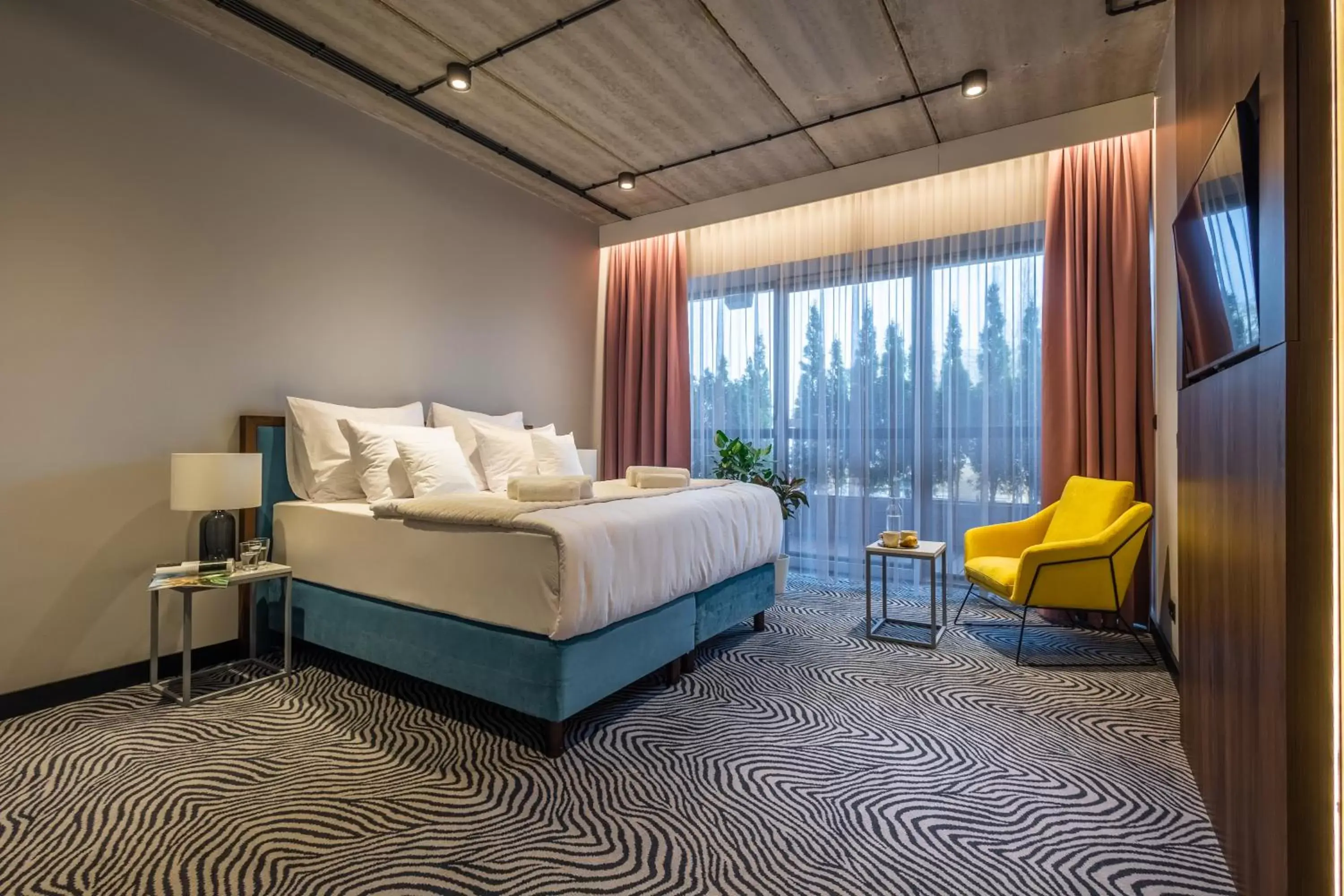 Deluxe Double Room with Balcony in Hotel Zoo by Afrykarium Wroclaw Deluxe Double Room with Balcony in Hotel Zoo by Afrykarium Wroclaw