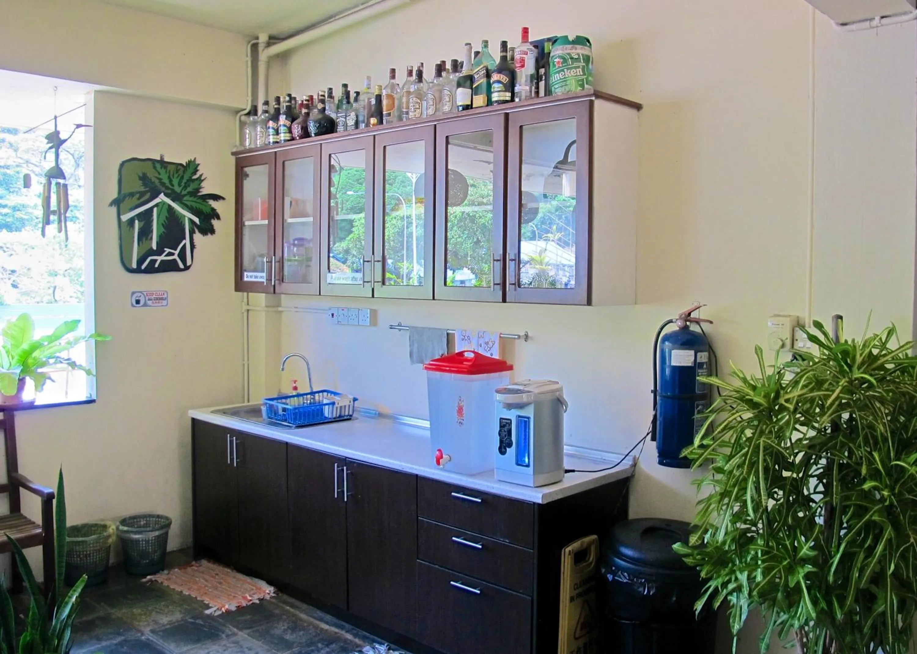 Kitchen or kitchenette in Akinabalu Youth Hostel