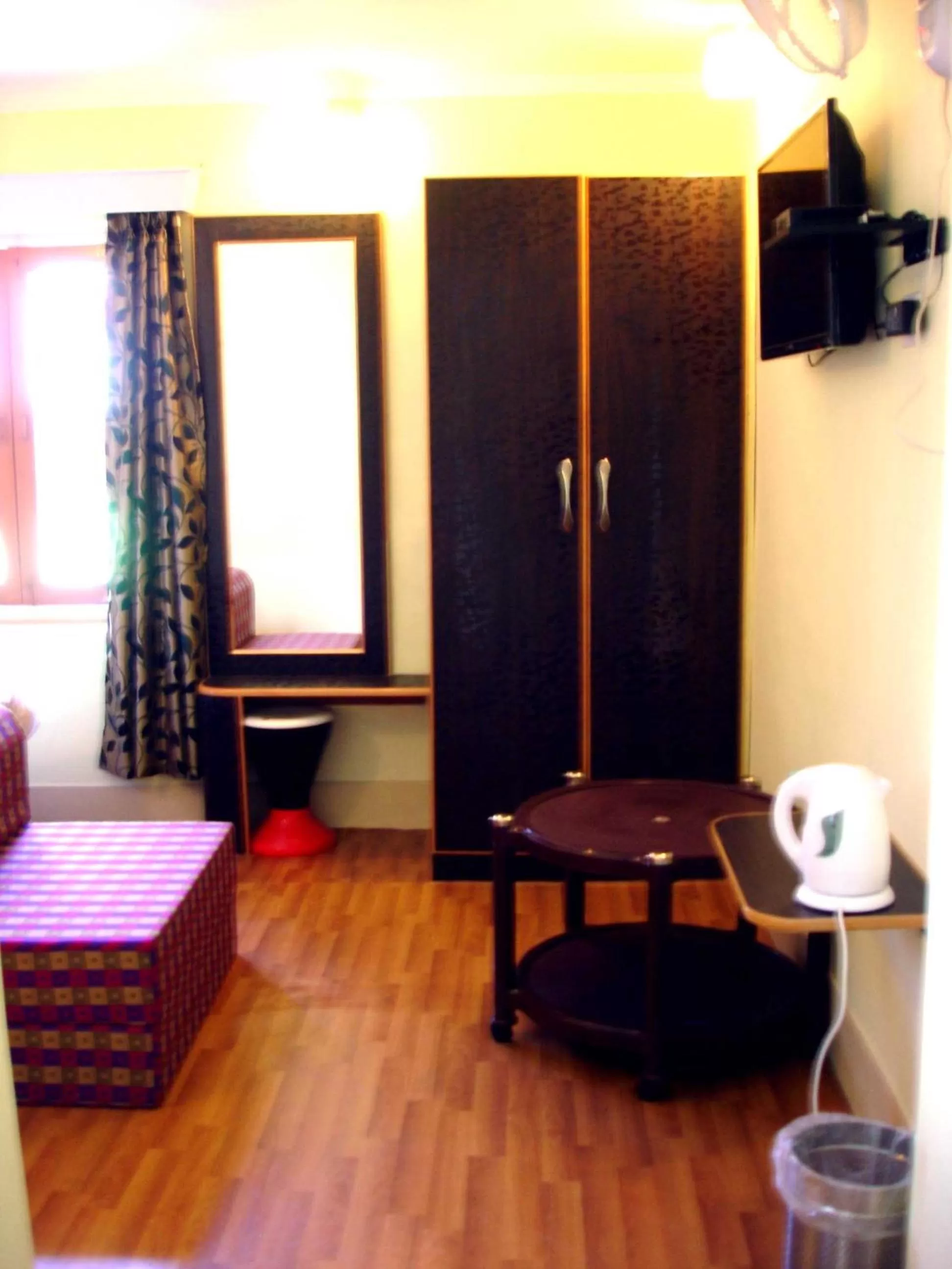 TV and multimedia, Bed in Ikraam Inn Bed & Breakfast