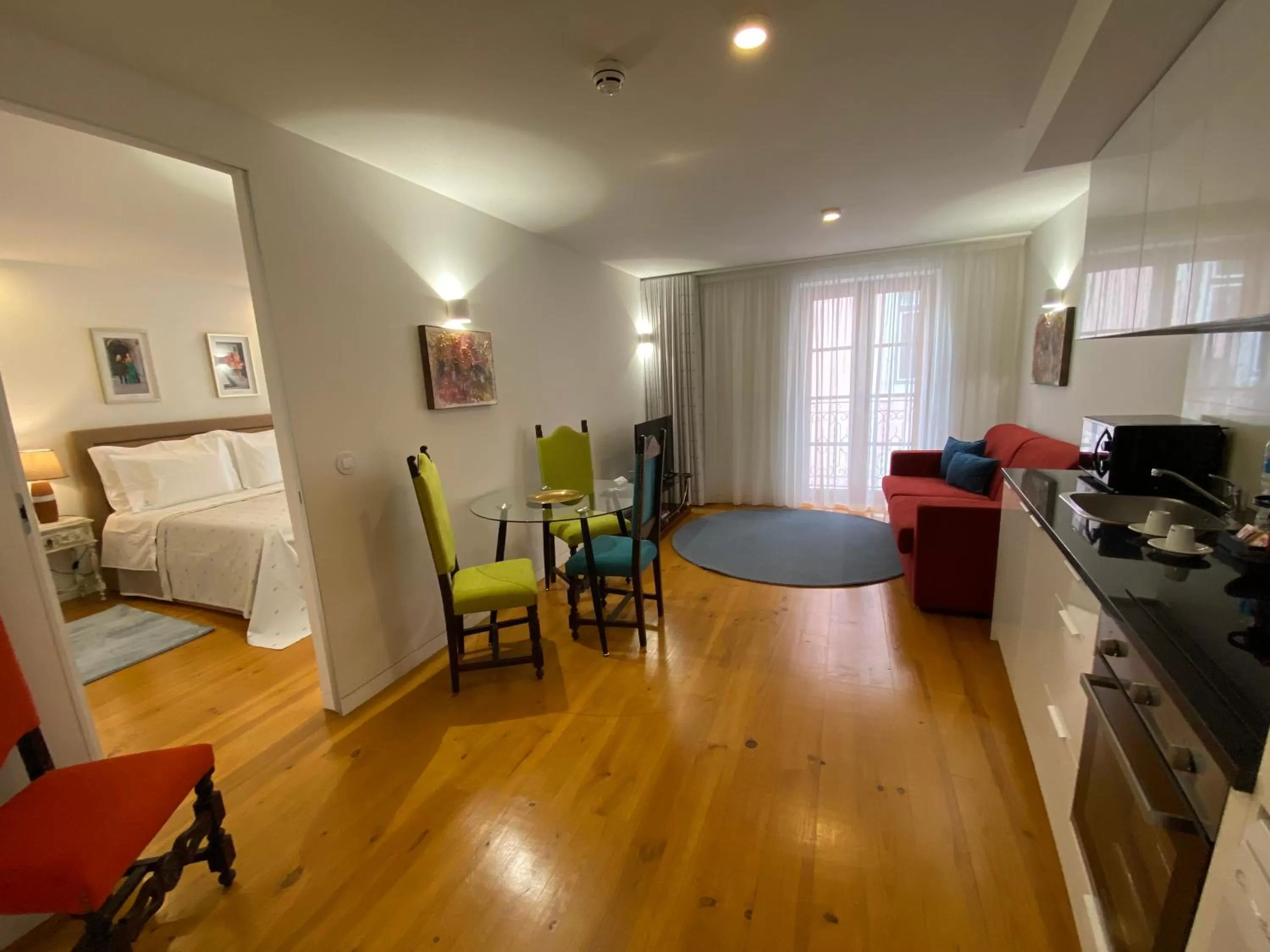 Bed, Seating Area in TM Luxury Apartments Lisbon