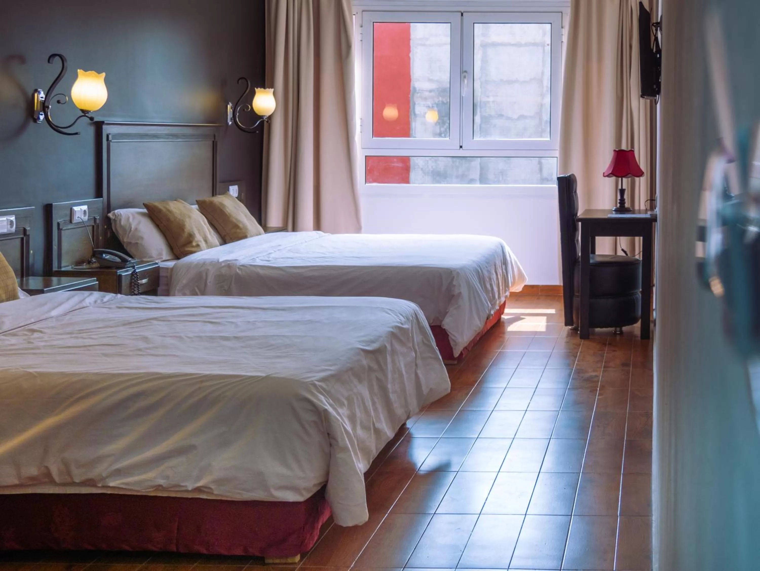 Bed in Hotel L'Aéroport