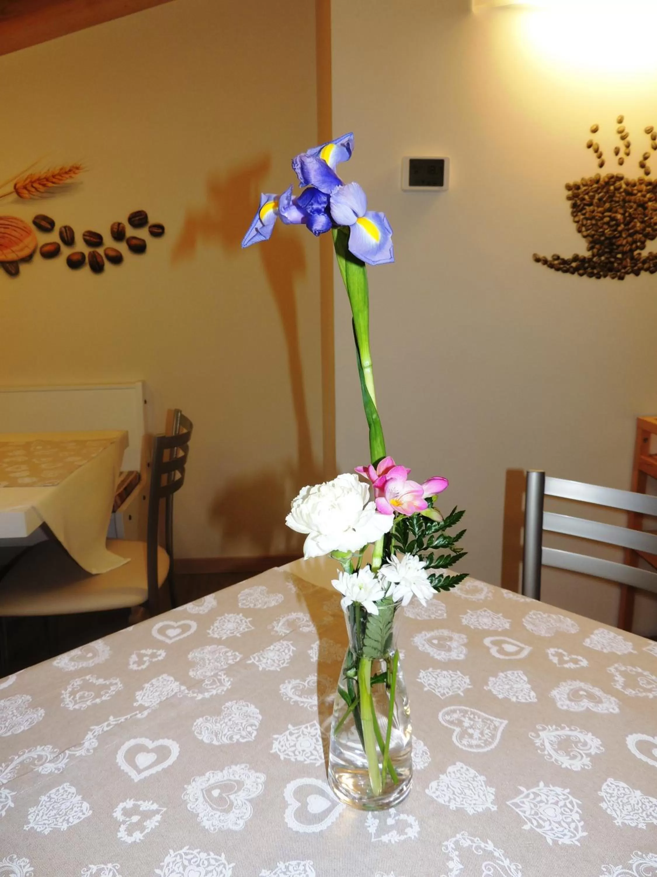 Decorative detail, Bed in B&B La Casa di Rosa