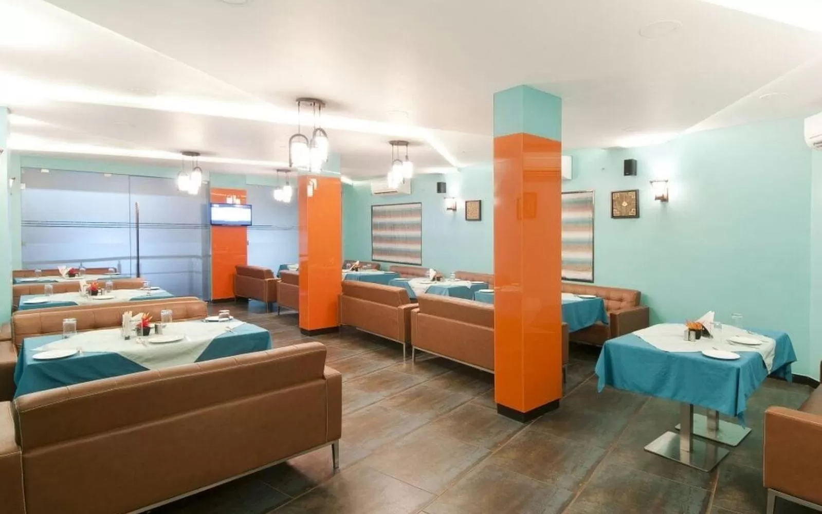 Restaurant/places to eat in Hotel The Sudesh