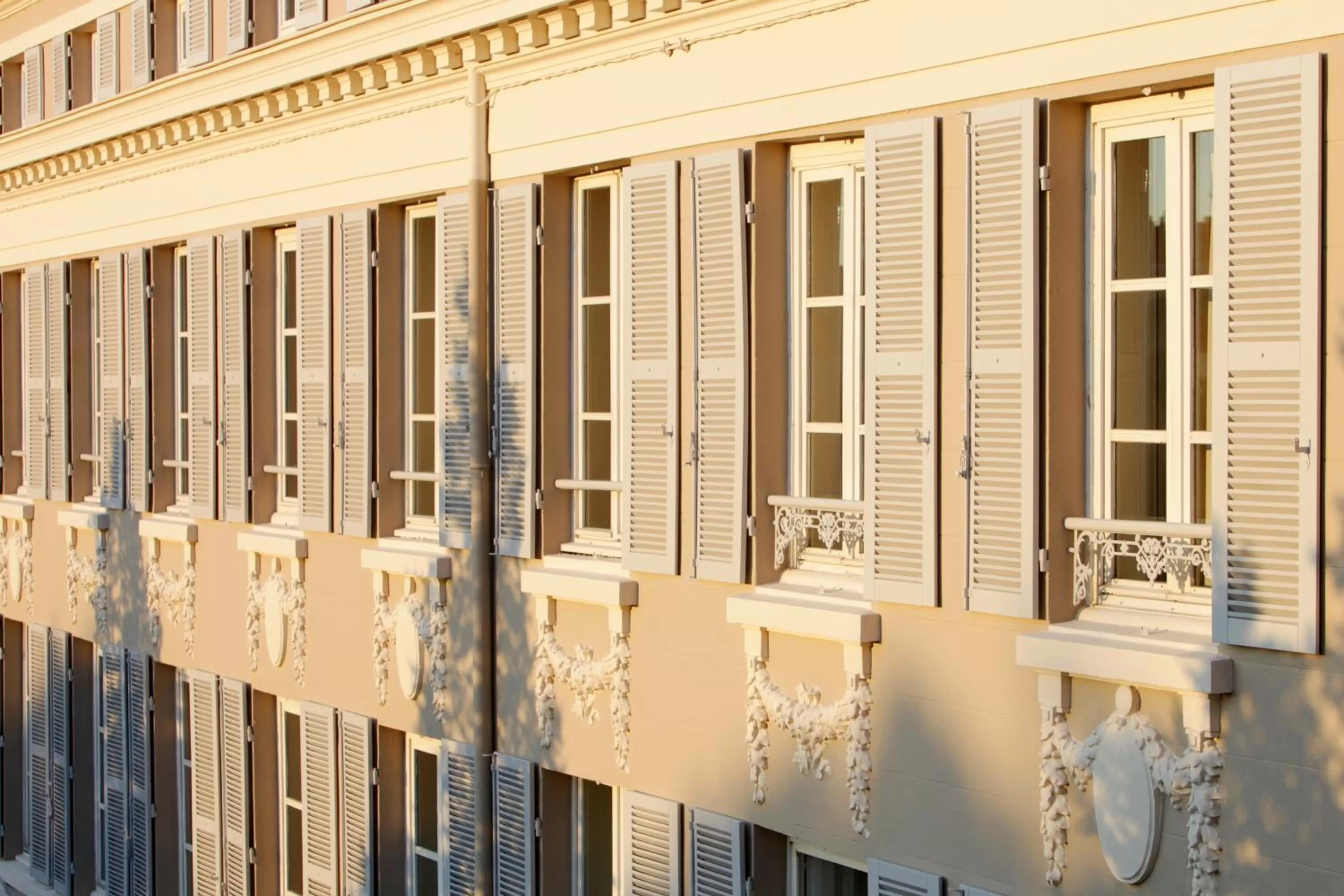 Facade/entrance in Best Western Hôtel de France