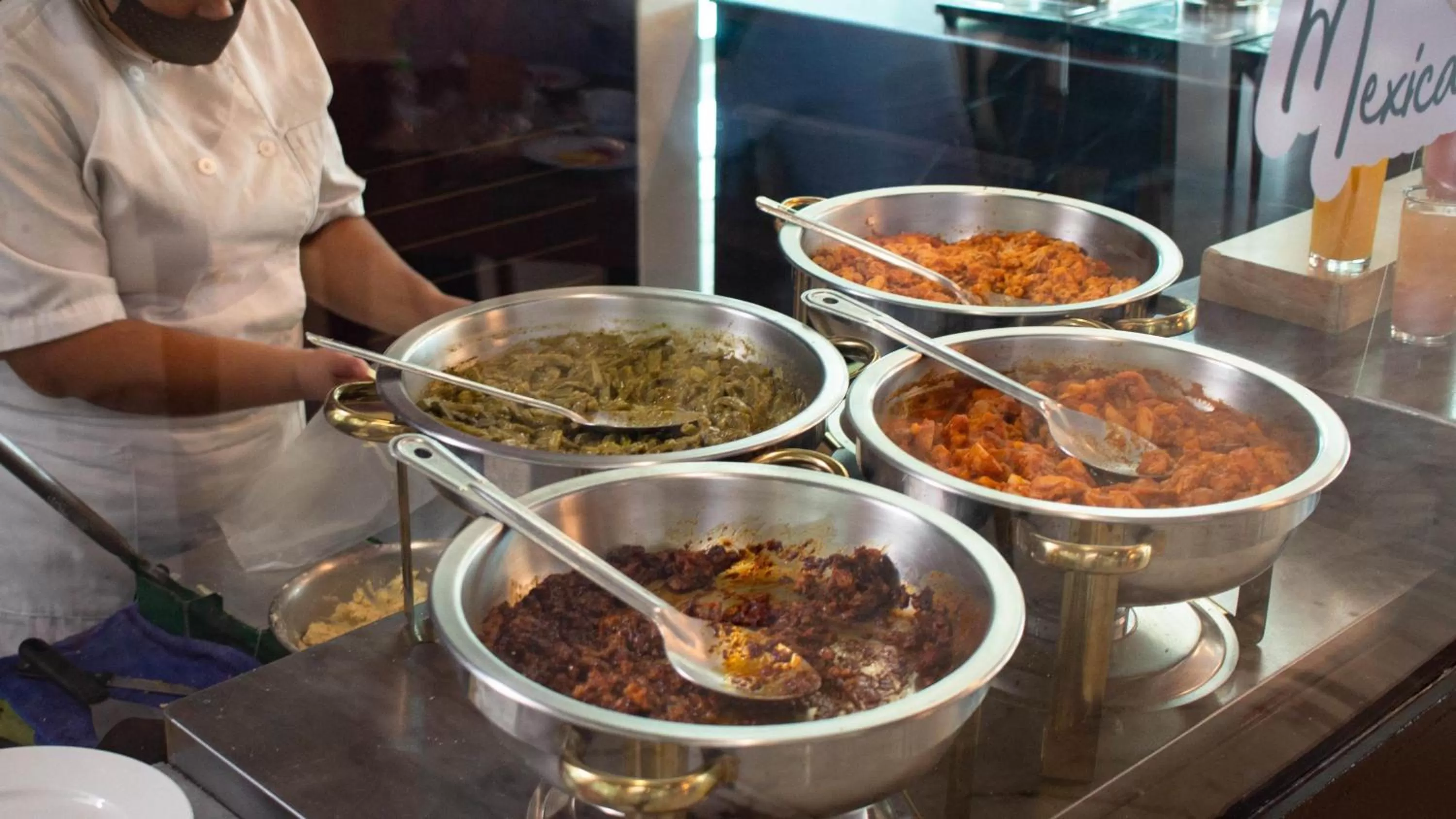 Restaurant/places to eat in Holiday Inn Queretaro Zona Krystal by IHG