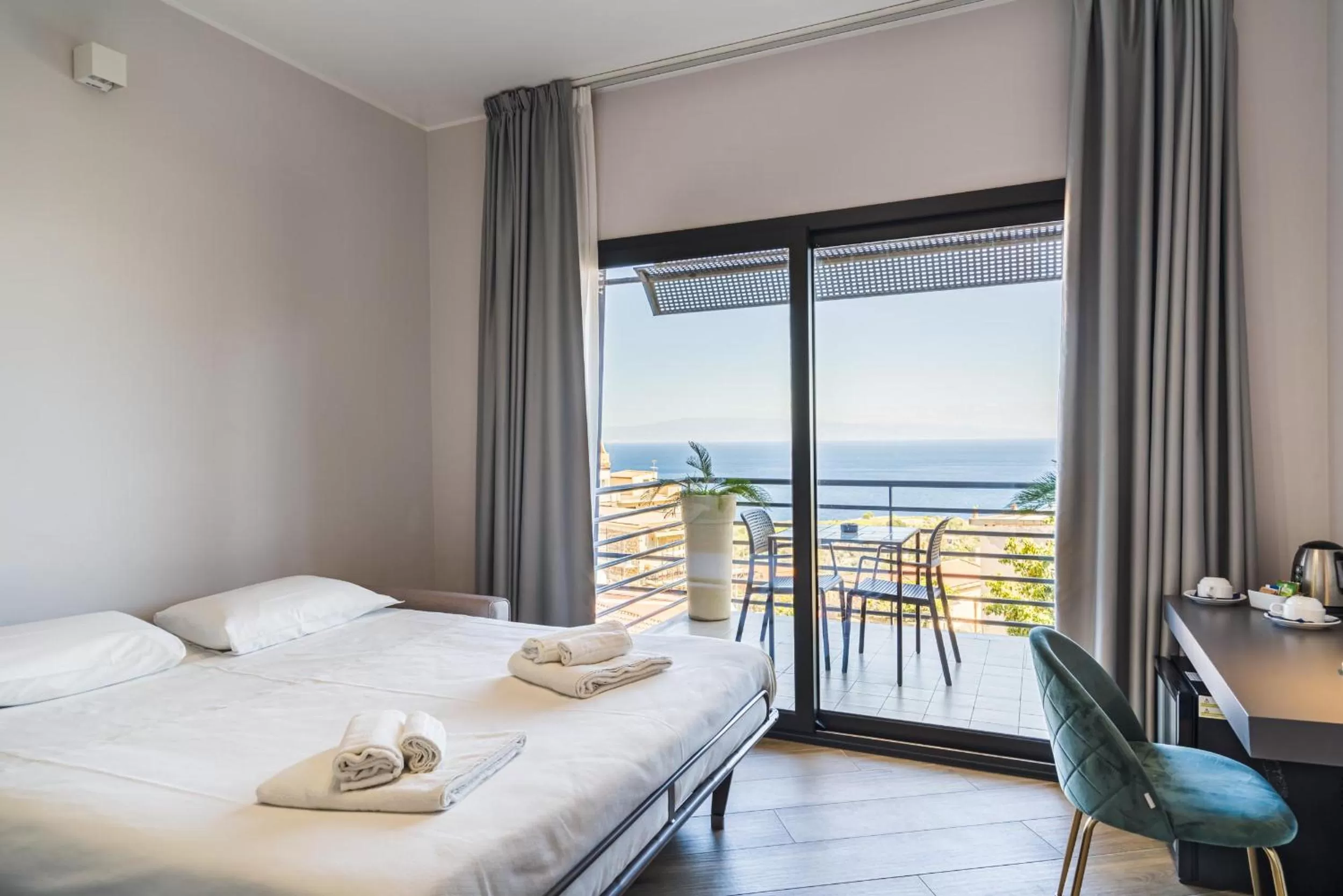 Bed in Taormina Palace Hotel