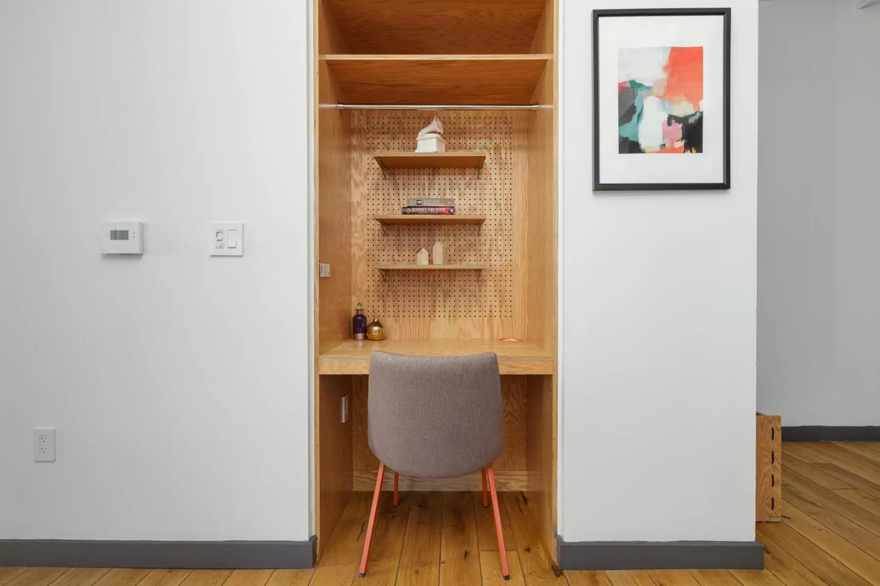 Photo of the whole room in Placemakr Wall Street