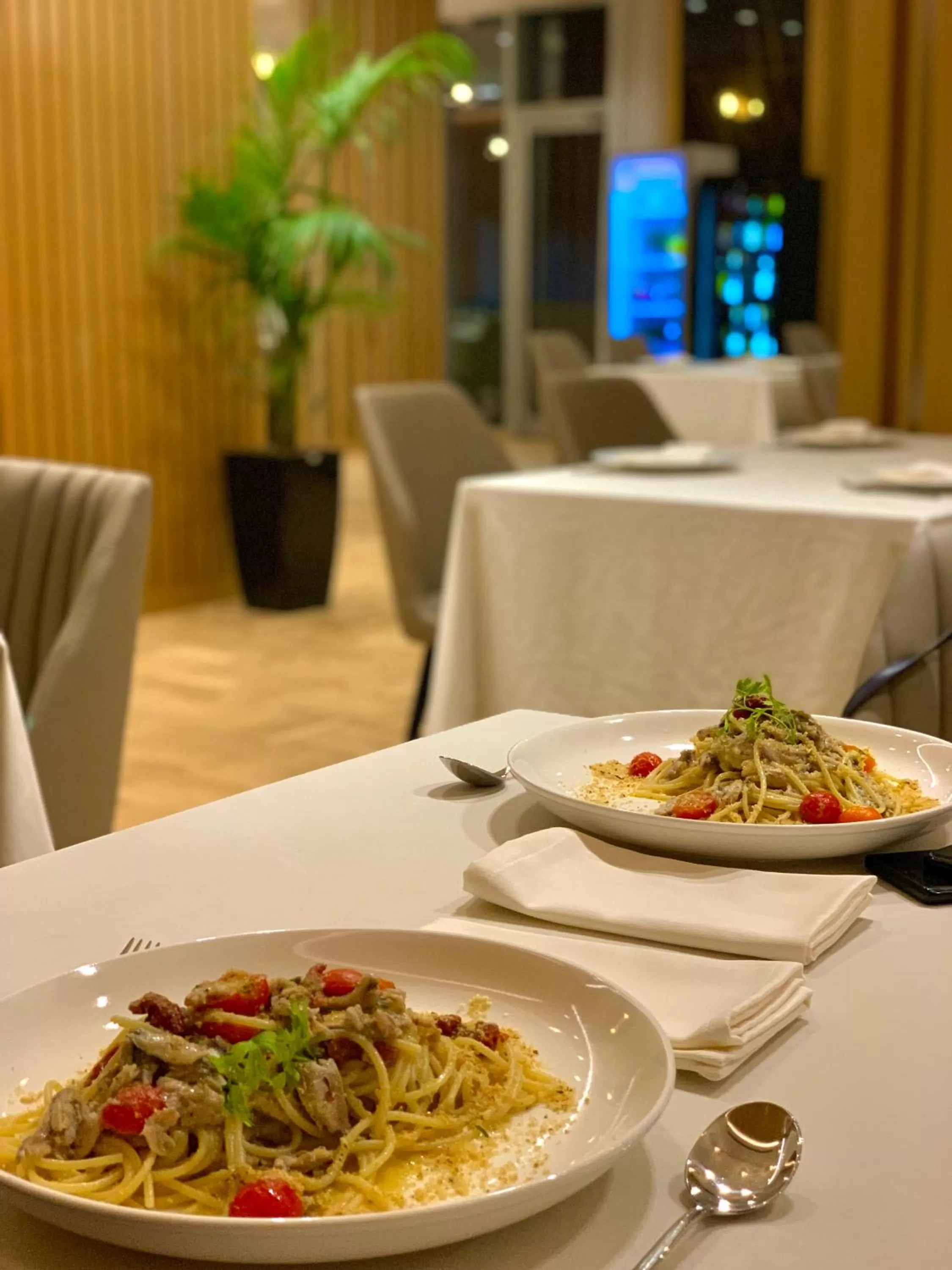 Restaurant/places to eat, Lunch and Dinner in Amare Hotel