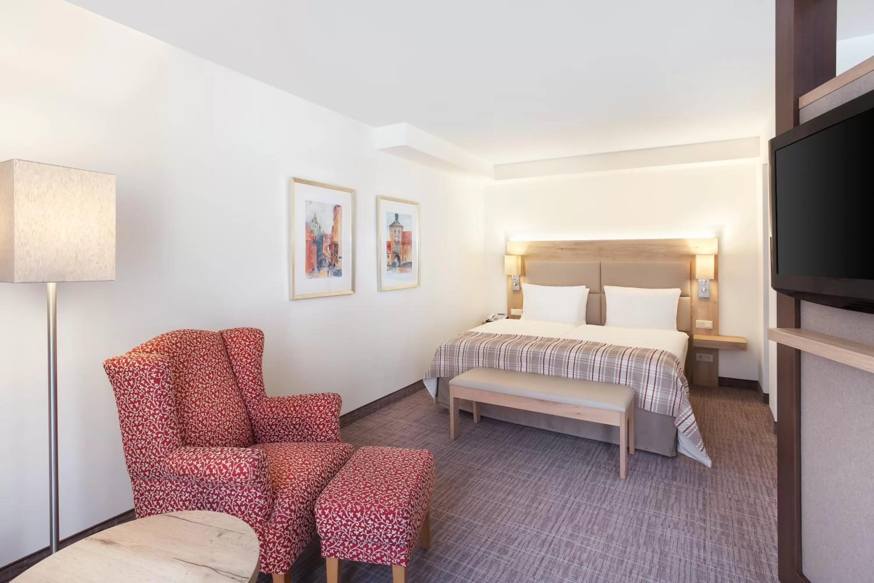 Photo of the whole room, Bed in Holiday Inn Nürnberg City Centre by IHG