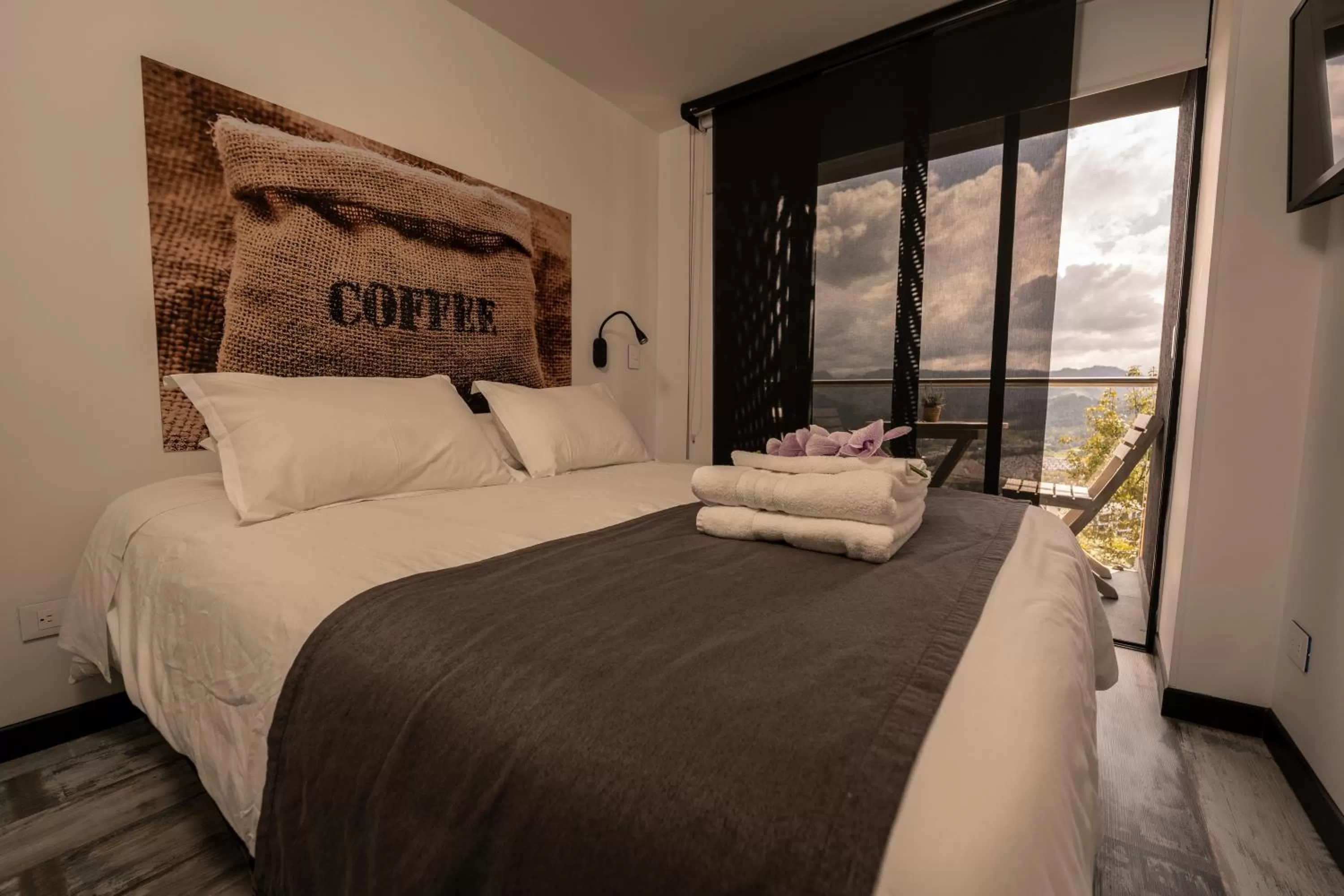 Bedroom, Bed in The Coffee Club