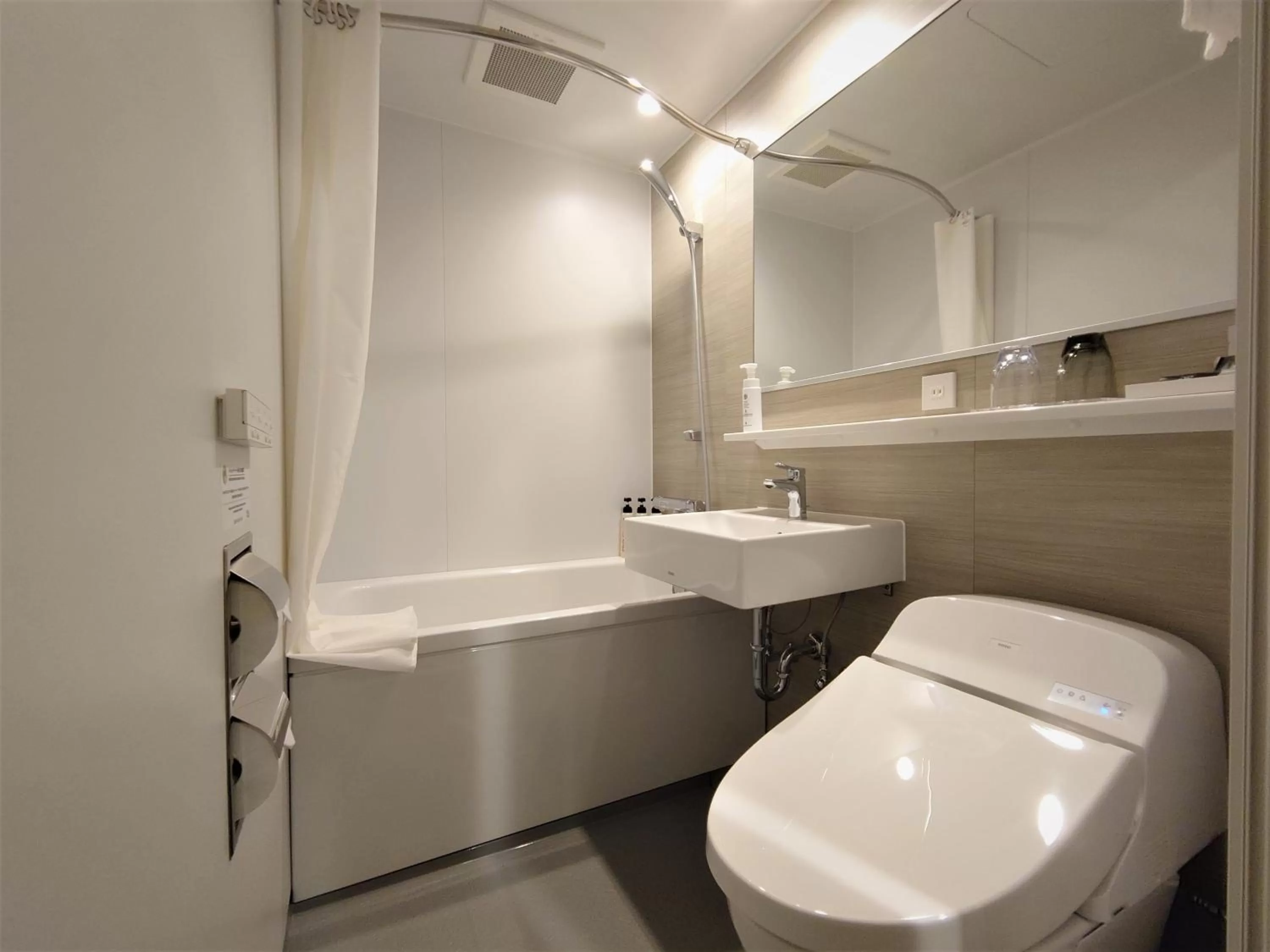 Bathroom in Green Rich Hotel Matsue Station Across - Artificial hot spring Futamata Yunohana