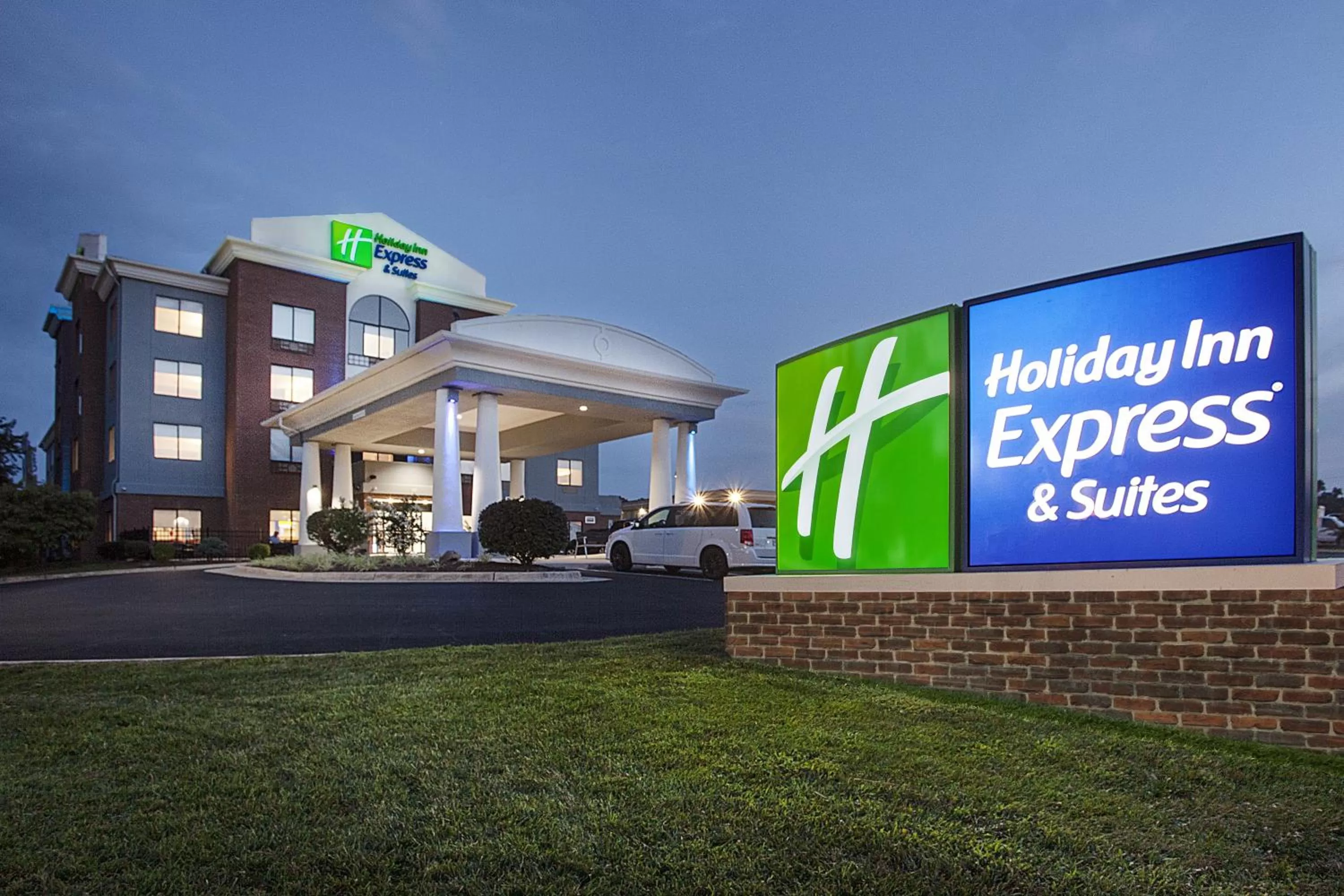 Property building in Holiday Inn Express & Suites Culpeper by IHG