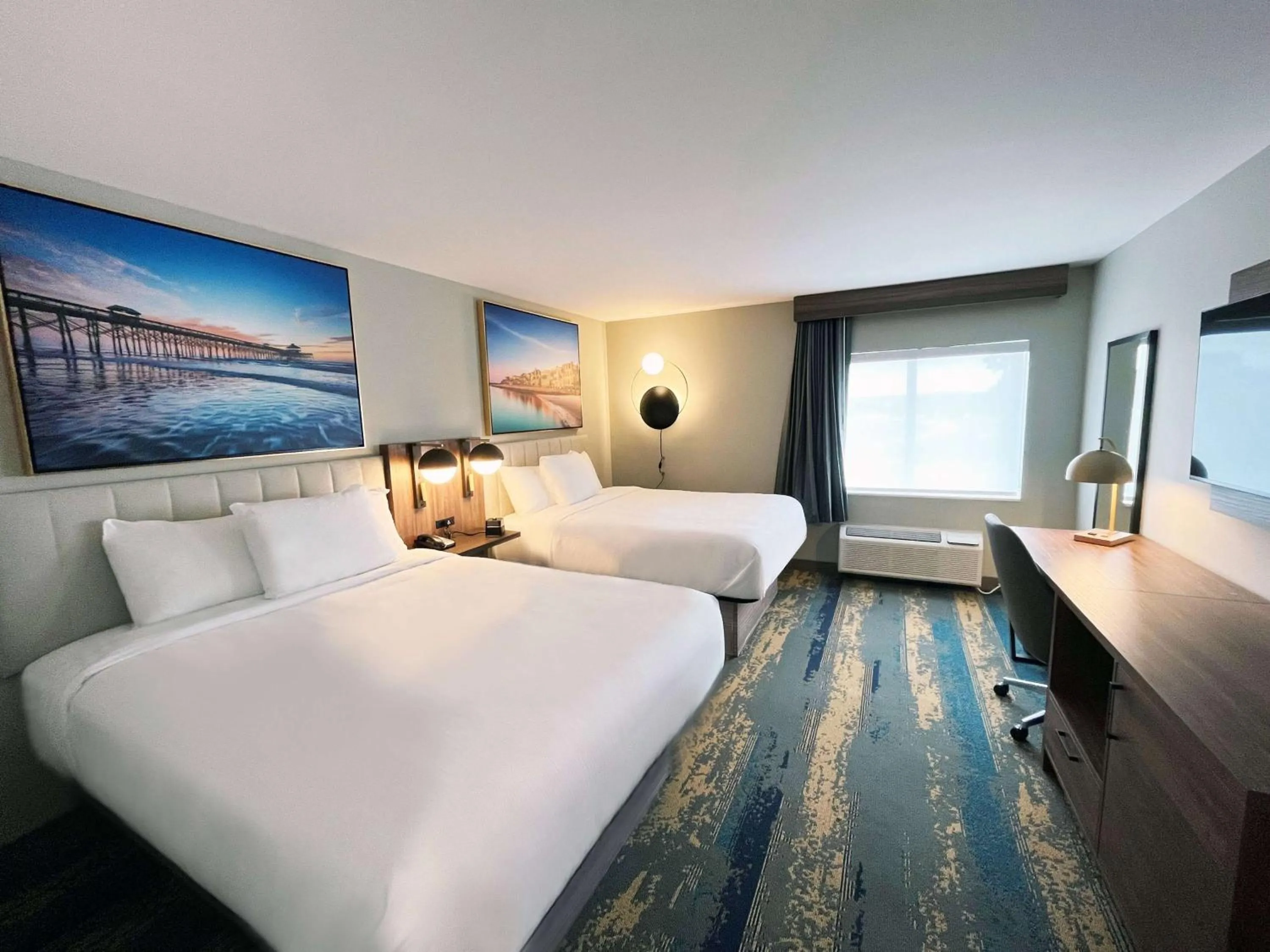 Photo of the whole room, Bed in La Quinta Inn by Wyndham Columbia NE Fort Jackson