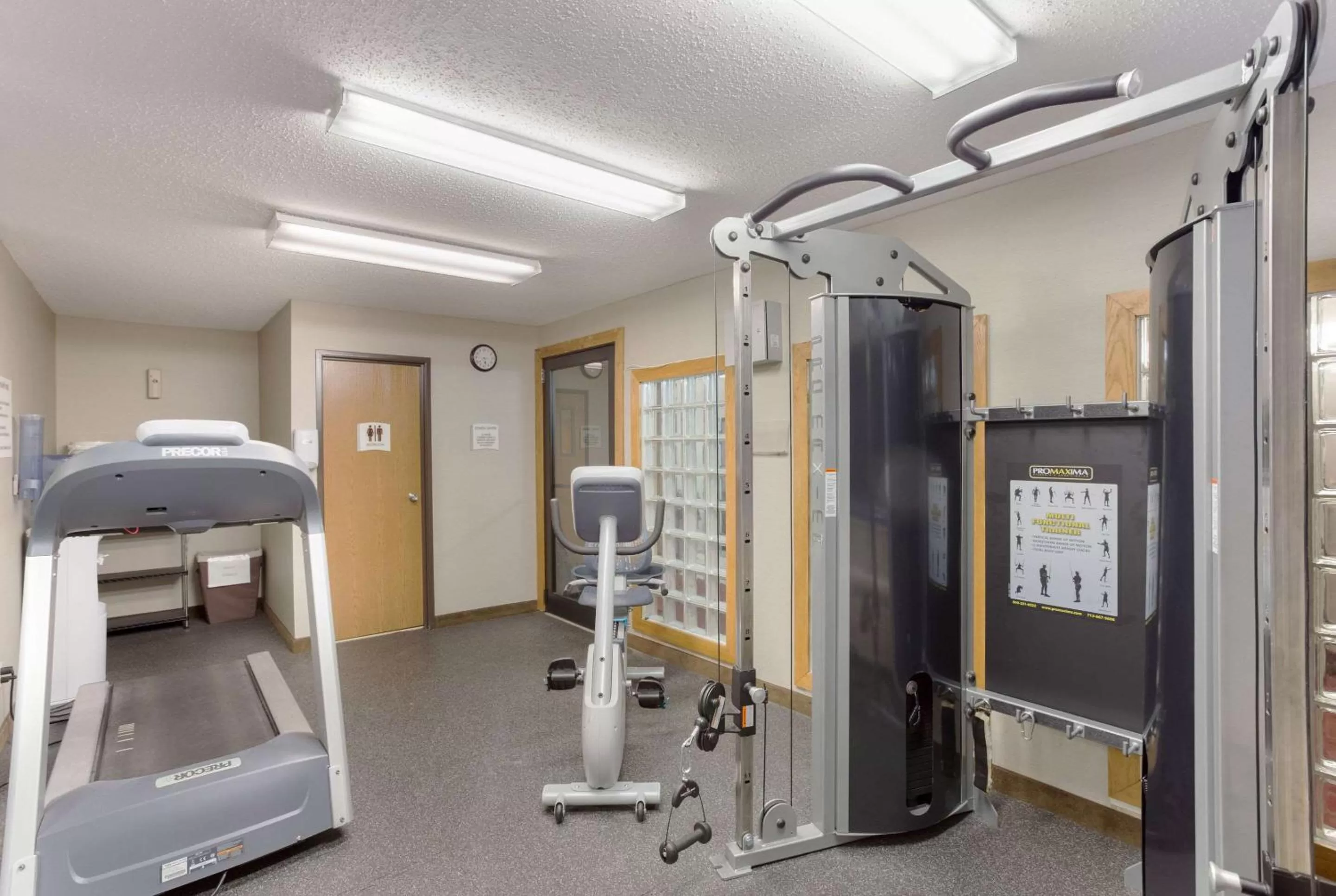 Fitness centre/facilities in Quality Inn